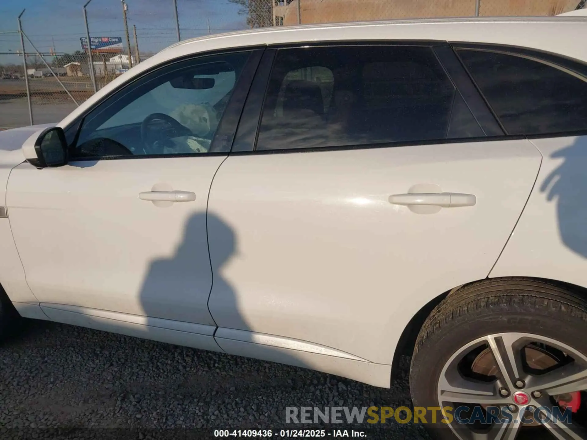 14 Photograph of a damaged car SADCM2FV2KA398507 JAGUAR F-PACE 2019
