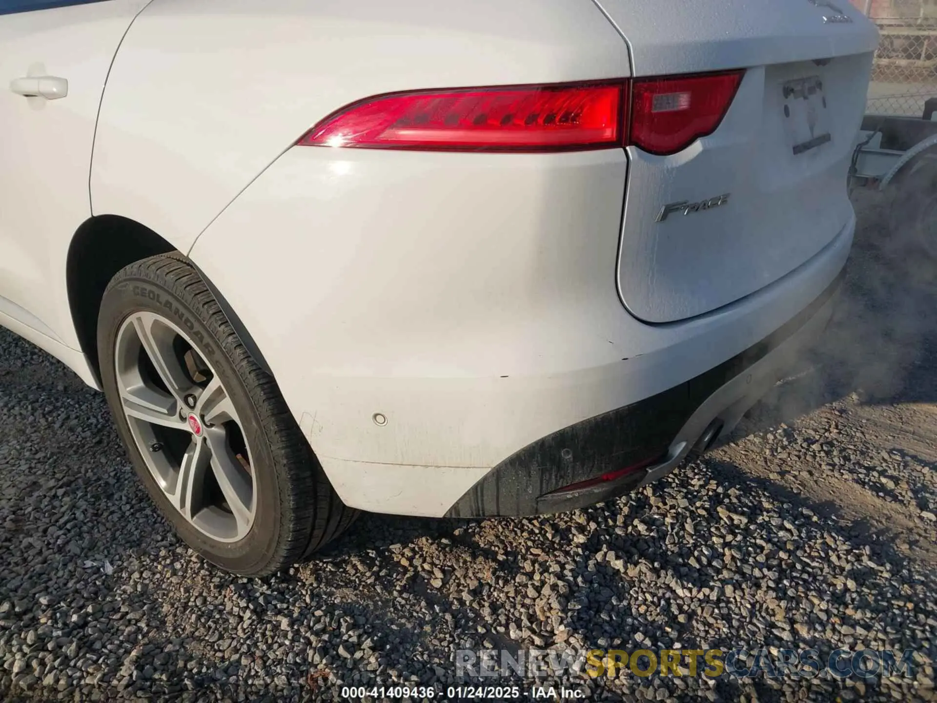 18 Photograph of a damaged car SADCM2FV2KA398507 JAGUAR F-PACE 2019
