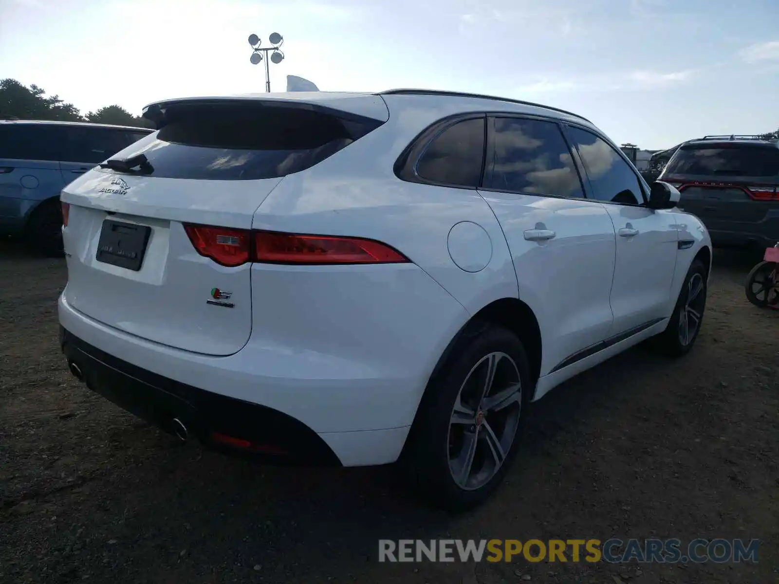 4 Photograph of a damaged car SADCM2FV4KA391171 JAGUAR F-PACE 2019