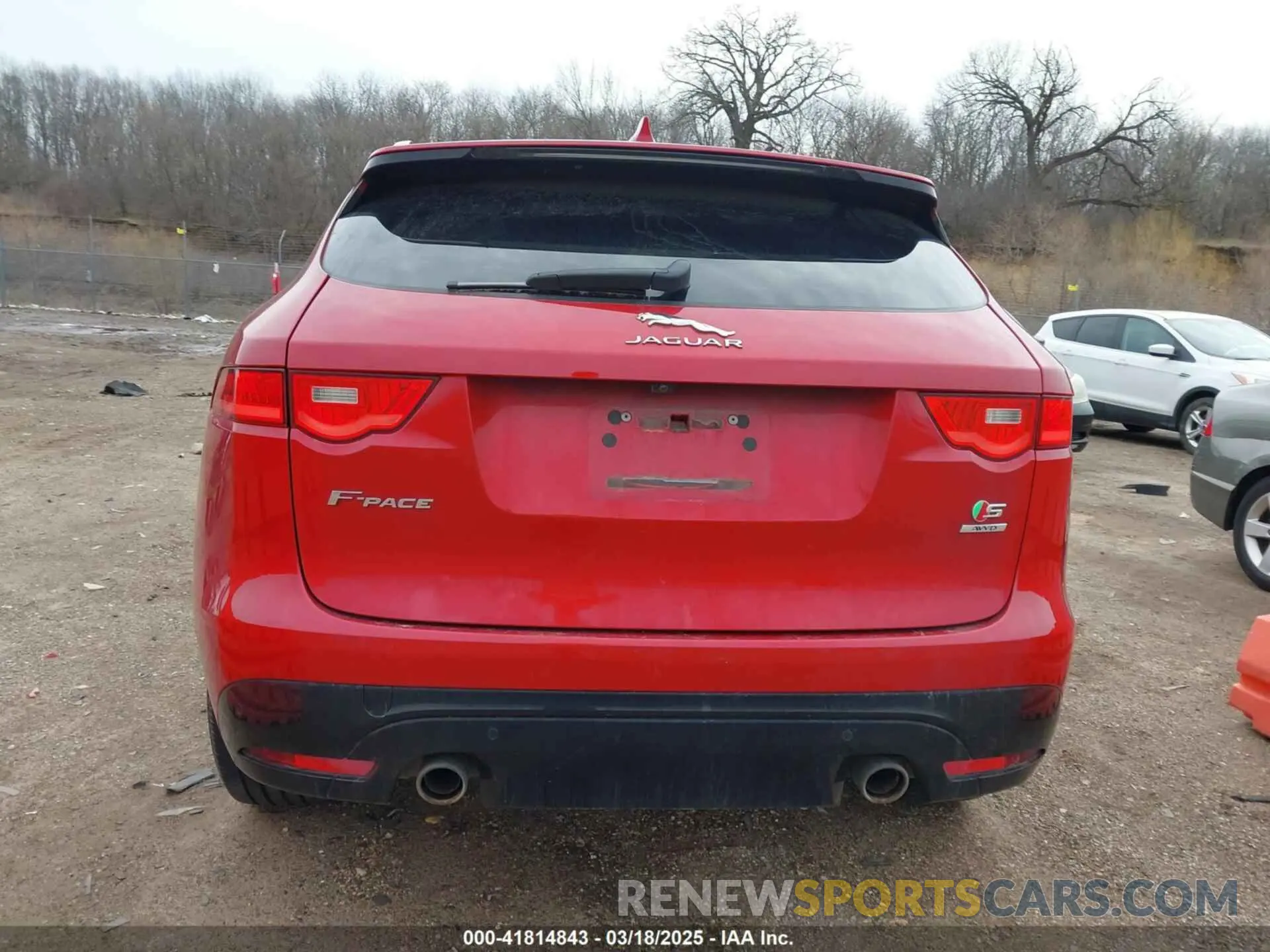 16 Photograph of a damaged car SADCM2FV7KA363378 JAGUAR F-PACE 2019