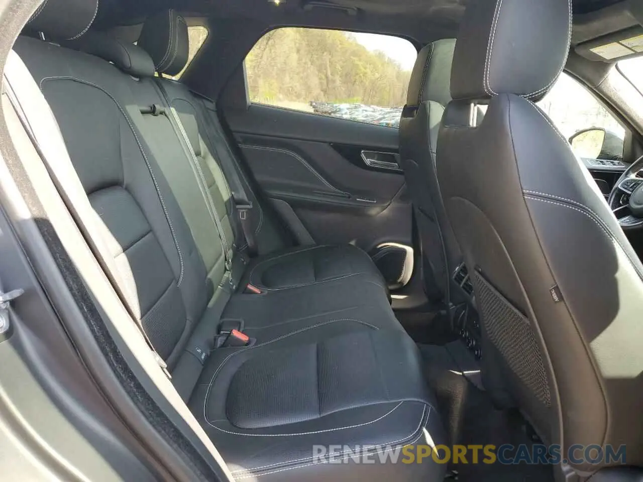 11 Photograph of a damaged car SADCM2FV8KA398771 JAGUAR F-PACE 2019
