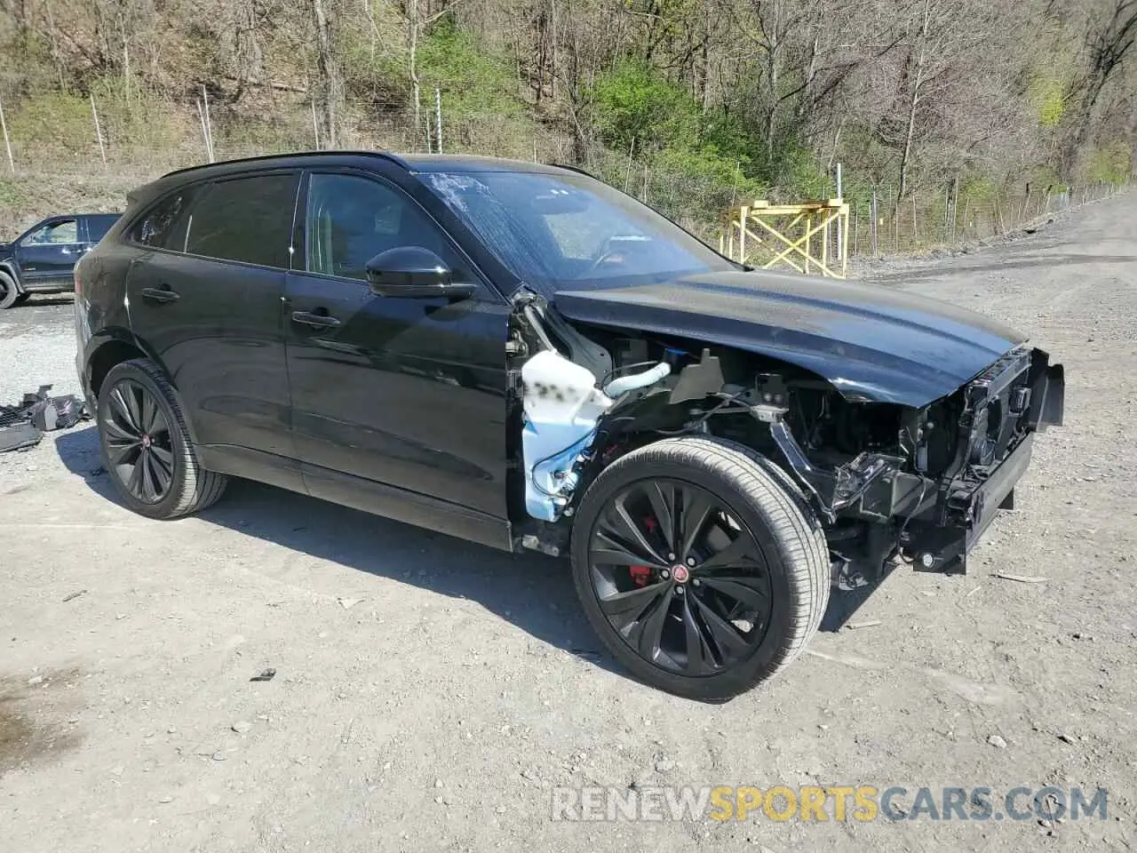4 Photograph of a damaged car SADCM2FV8KA398771 JAGUAR F-PACE 2019