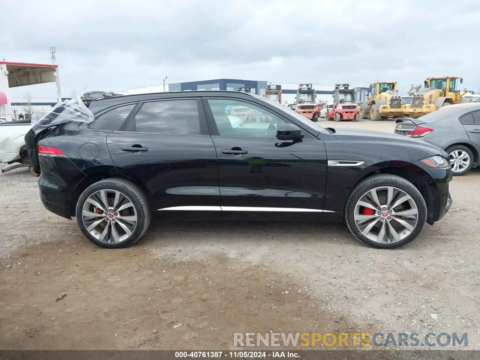13 Photograph of a damaged car SADCM2FV9KA361504 JAGUAR F-PACE 2019