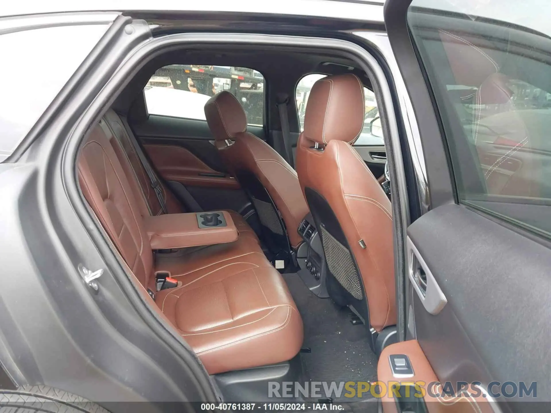 8 Photograph of a damaged car SADCM2FV9KA361504 JAGUAR F-PACE 2019