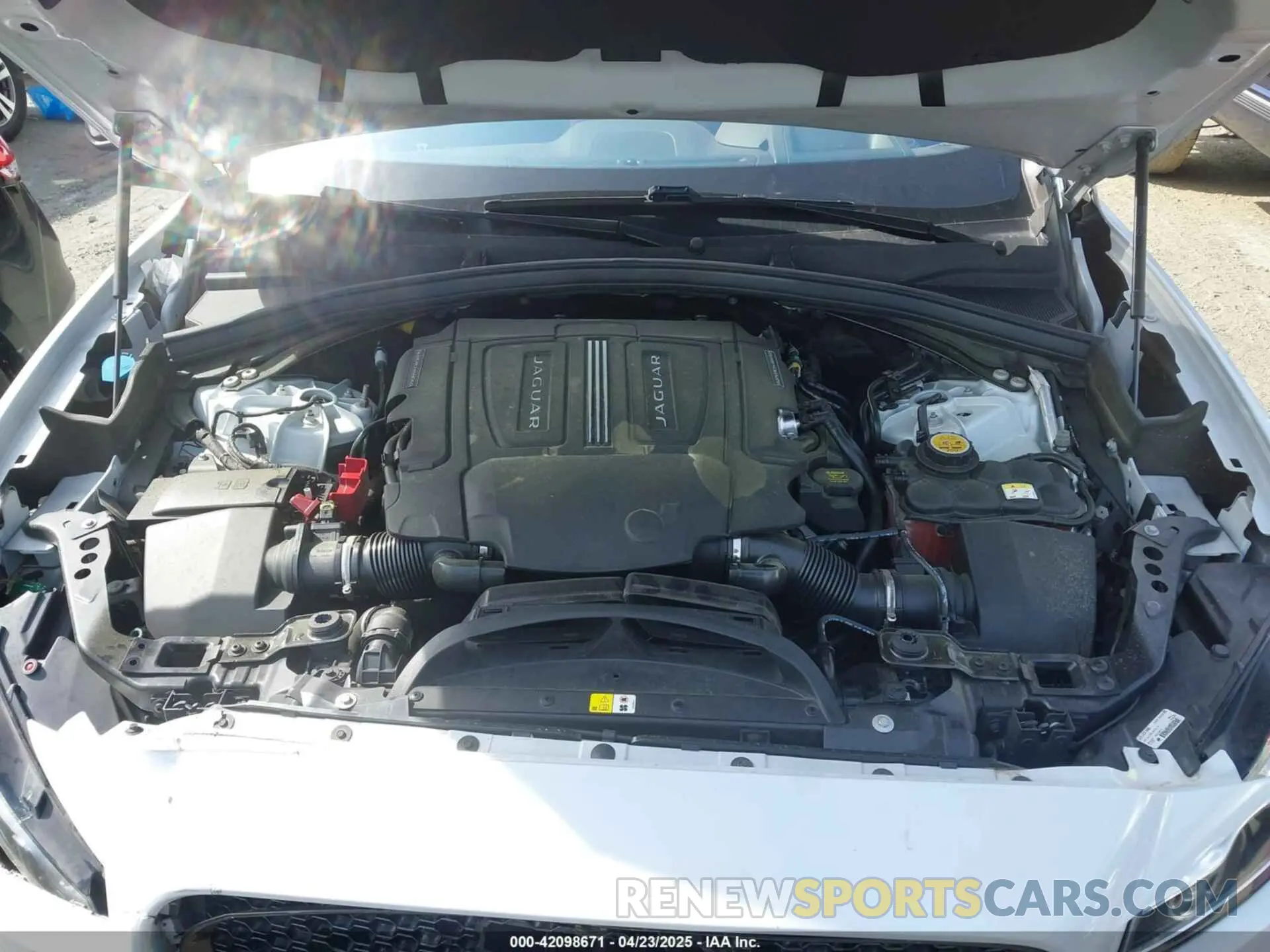 10 Photograph of a damaged car SADCM2FV9KA609878 JAGUAR F-PACE 2019