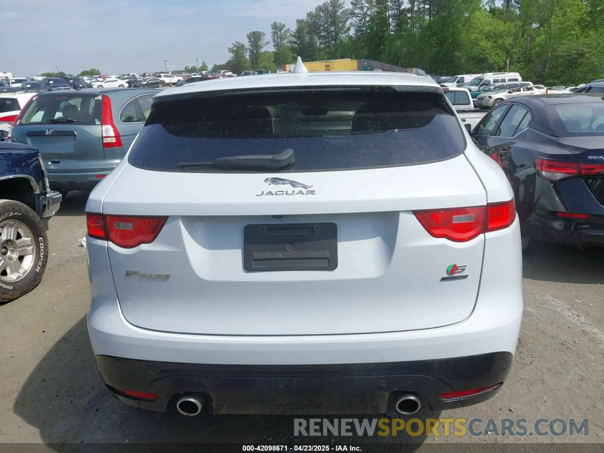 15 Photograph of a damaged car SADCM2FV9KA609878 JAGUAR F-PACE 2019