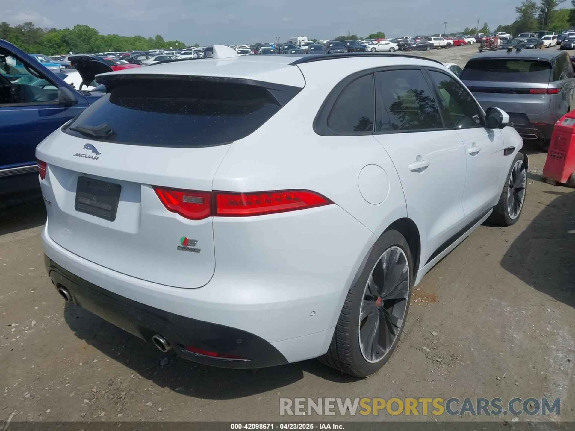 4 Photograph of a damaged car SADCM2FV9KA609878 JAGUAR F-PACE 2019
