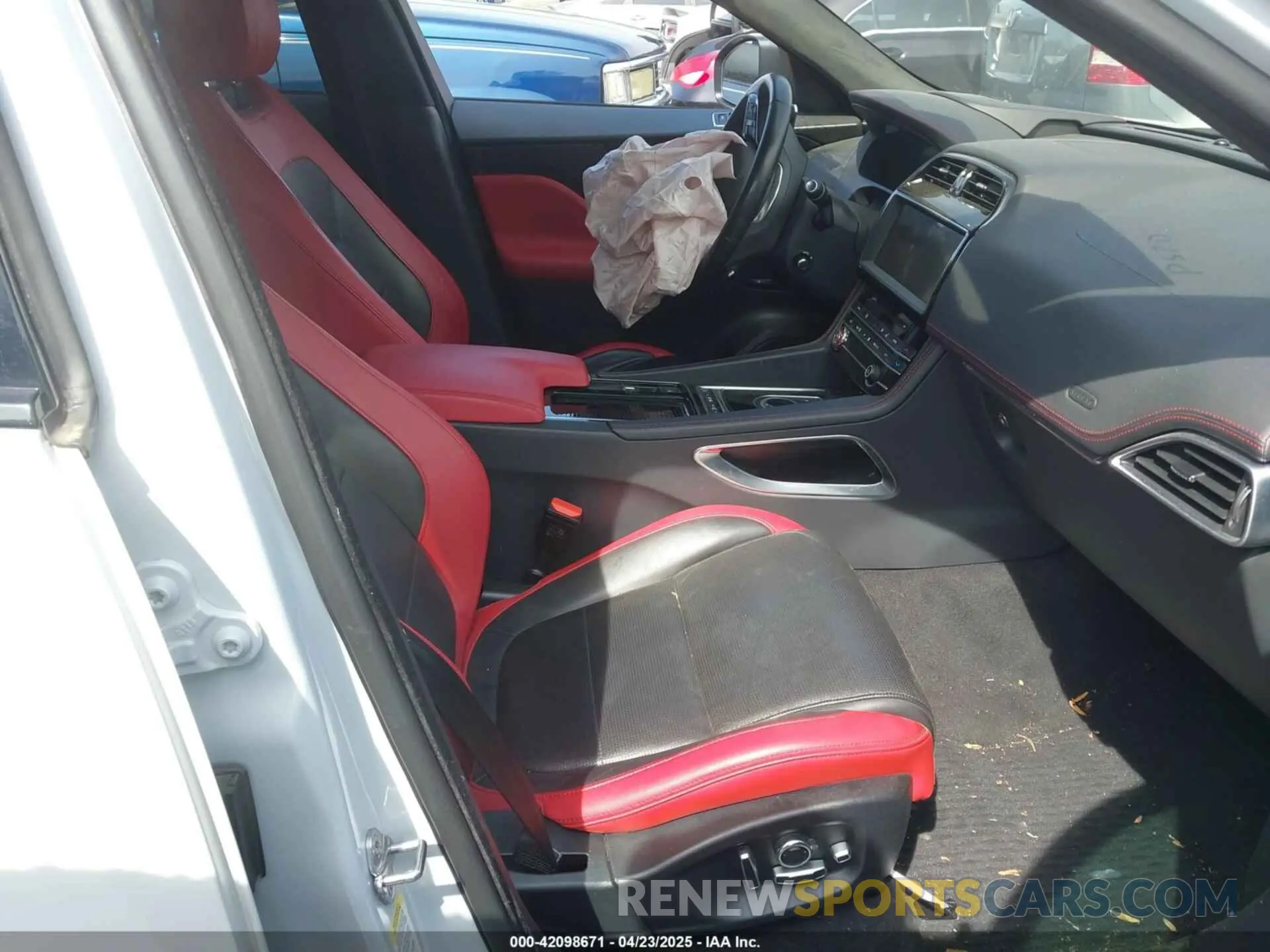 5 Photograph of a damaged car SADCM2FV9KA609878 JAGUAR F-PACE 2019