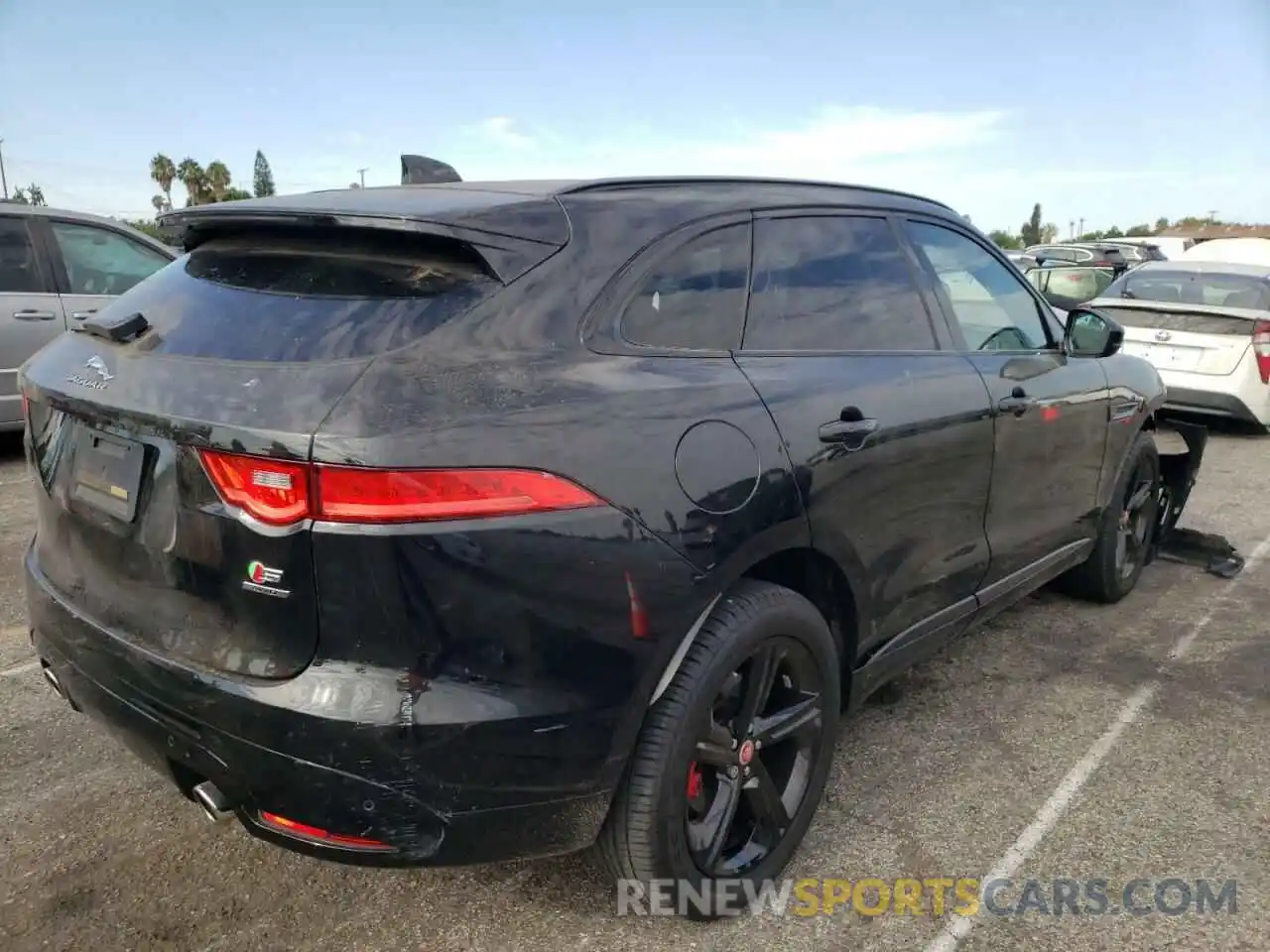 4 Photograph of a damaged car SADCM2FVXKA395967 JAGUAR F-PACE 2019