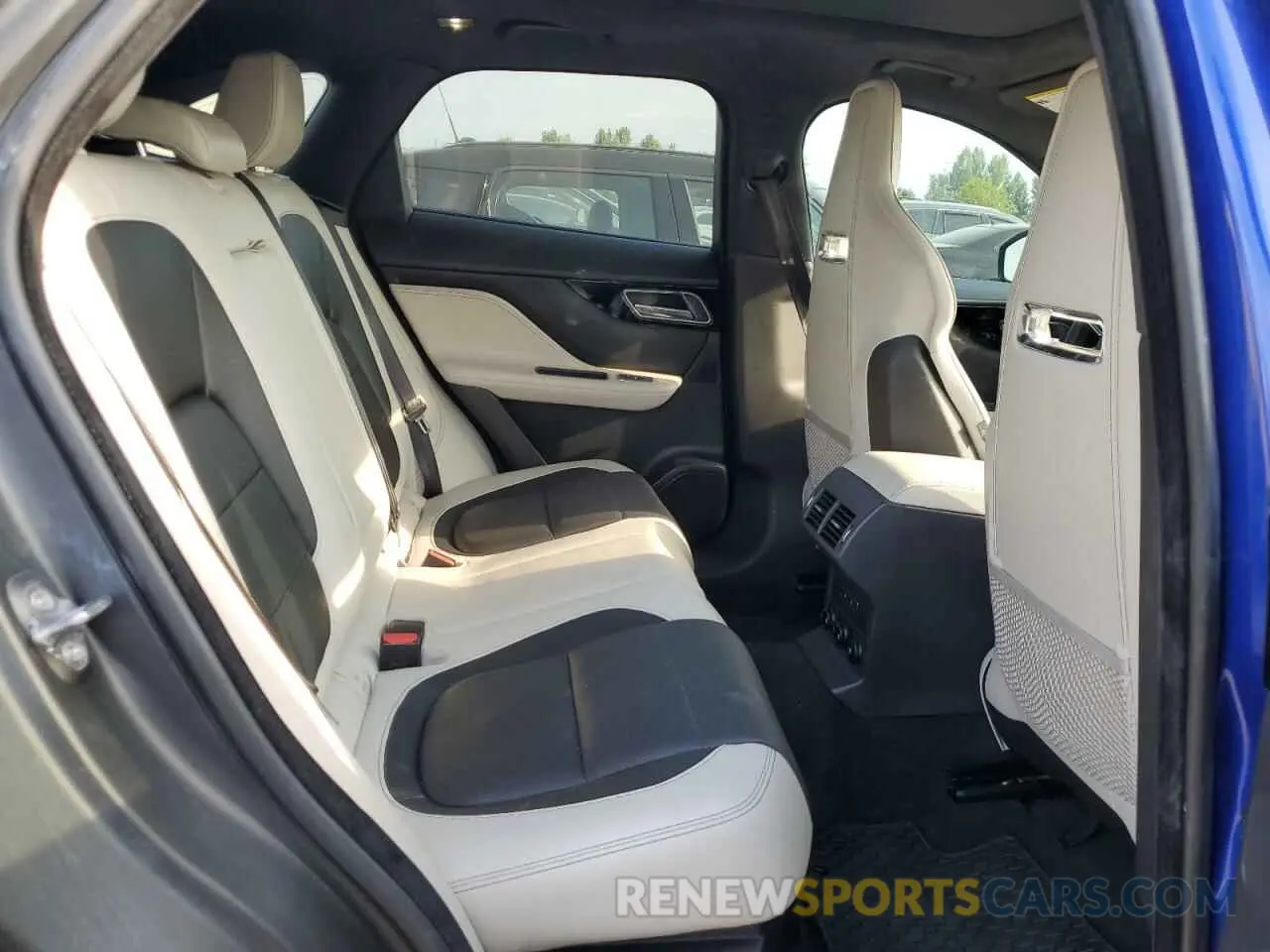 11 Photograph of a damaged car SADCM2FVXKA610005 JAGUAR F-PACE 2019