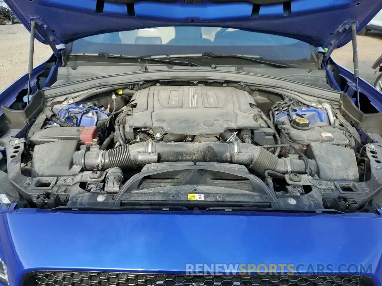 12 Photograph of a damaged car SADCM2FVXKA610005 JAGUAR F-PACE 2019