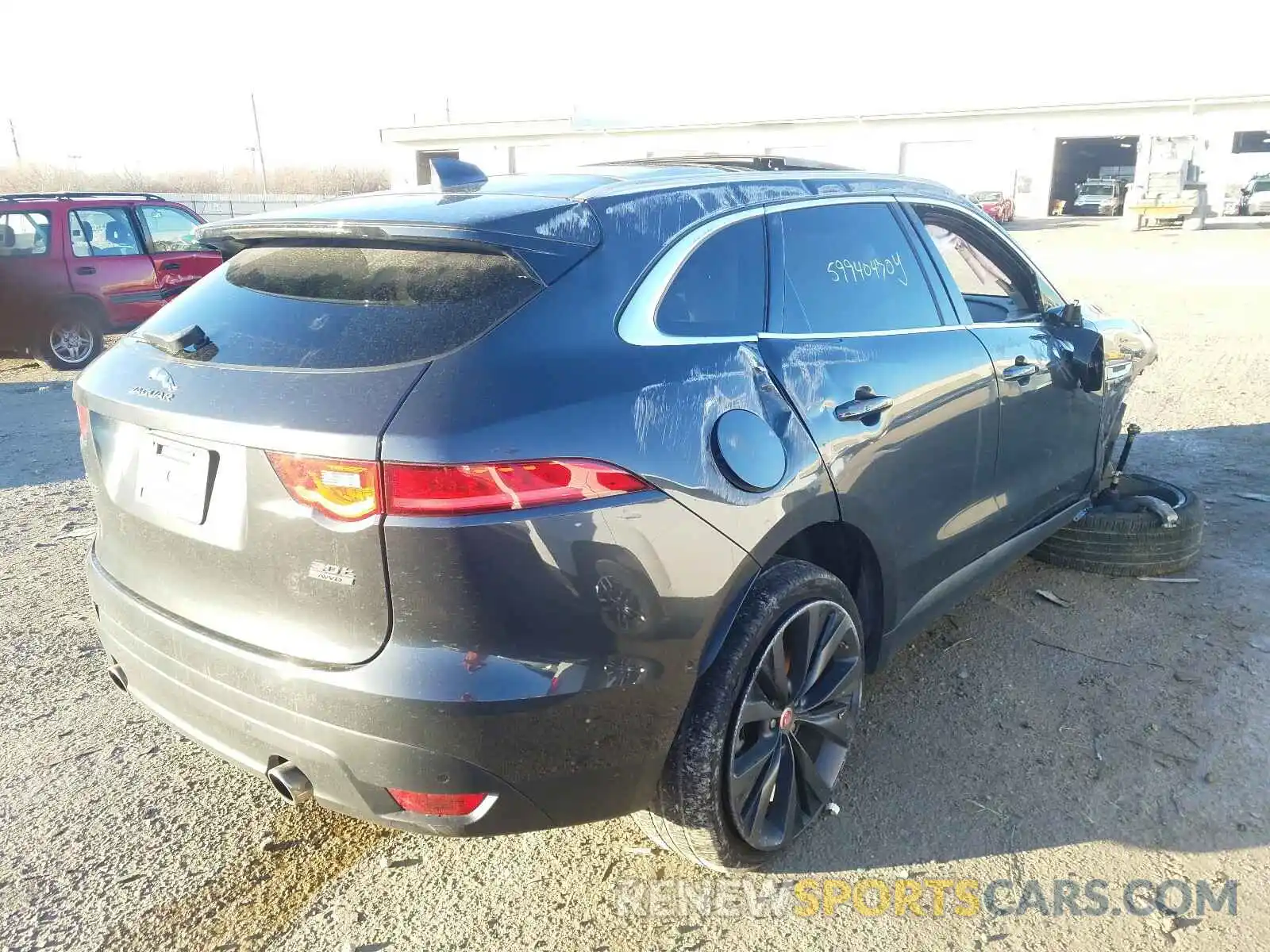 4 Photograph of a damaged car SADCN2GX0KA362103 JAGUAR F-PACE 2019