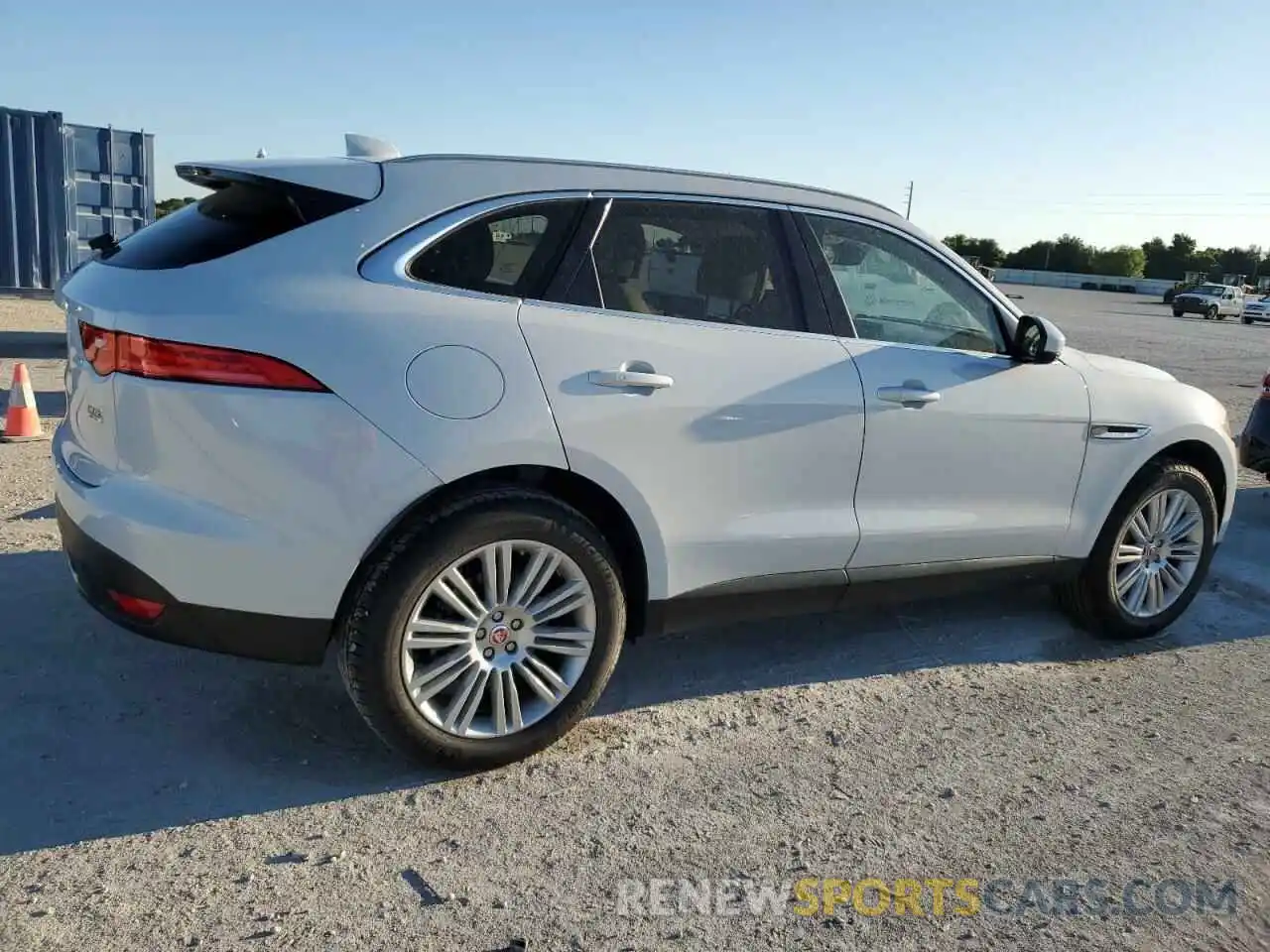 3 Photograph of a damaged car SADCN2GX8KA362334 JAGUAR F-PACE 2019