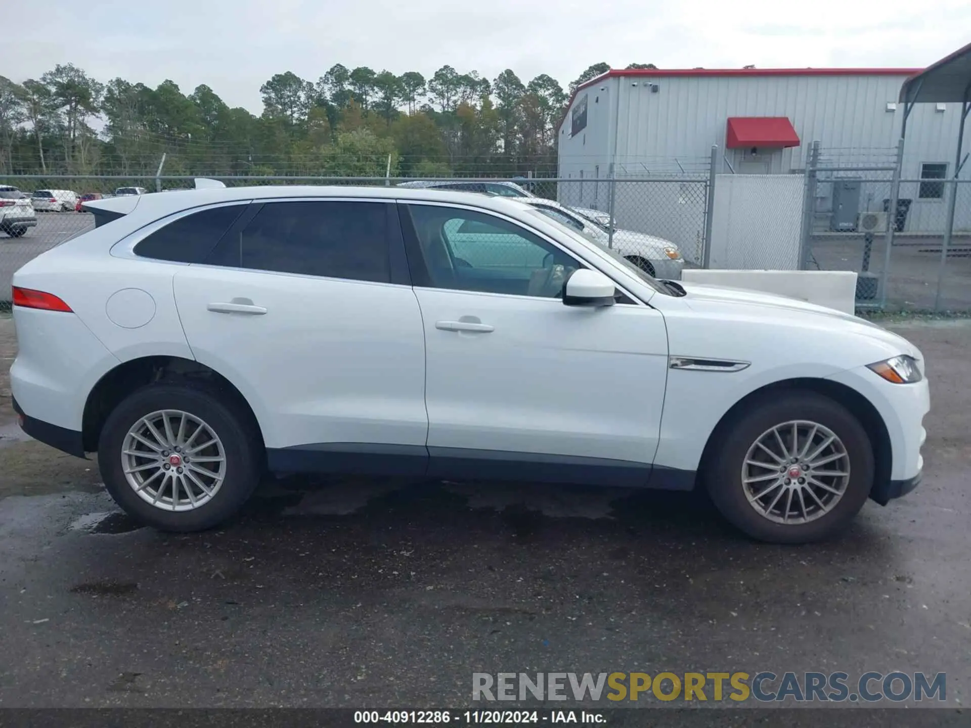 13 Photograph of a damaged car SADCS2FX0KA390106 JAGUAR F-PACE 2019