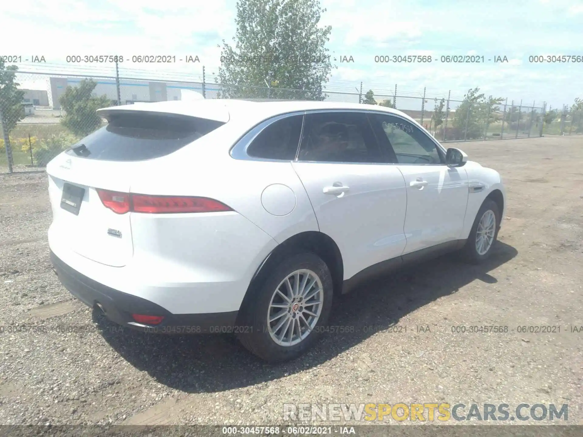 4 Photograph of a damaged car SADCS2FX2KA391967 JAGUAR F-PACE 2019