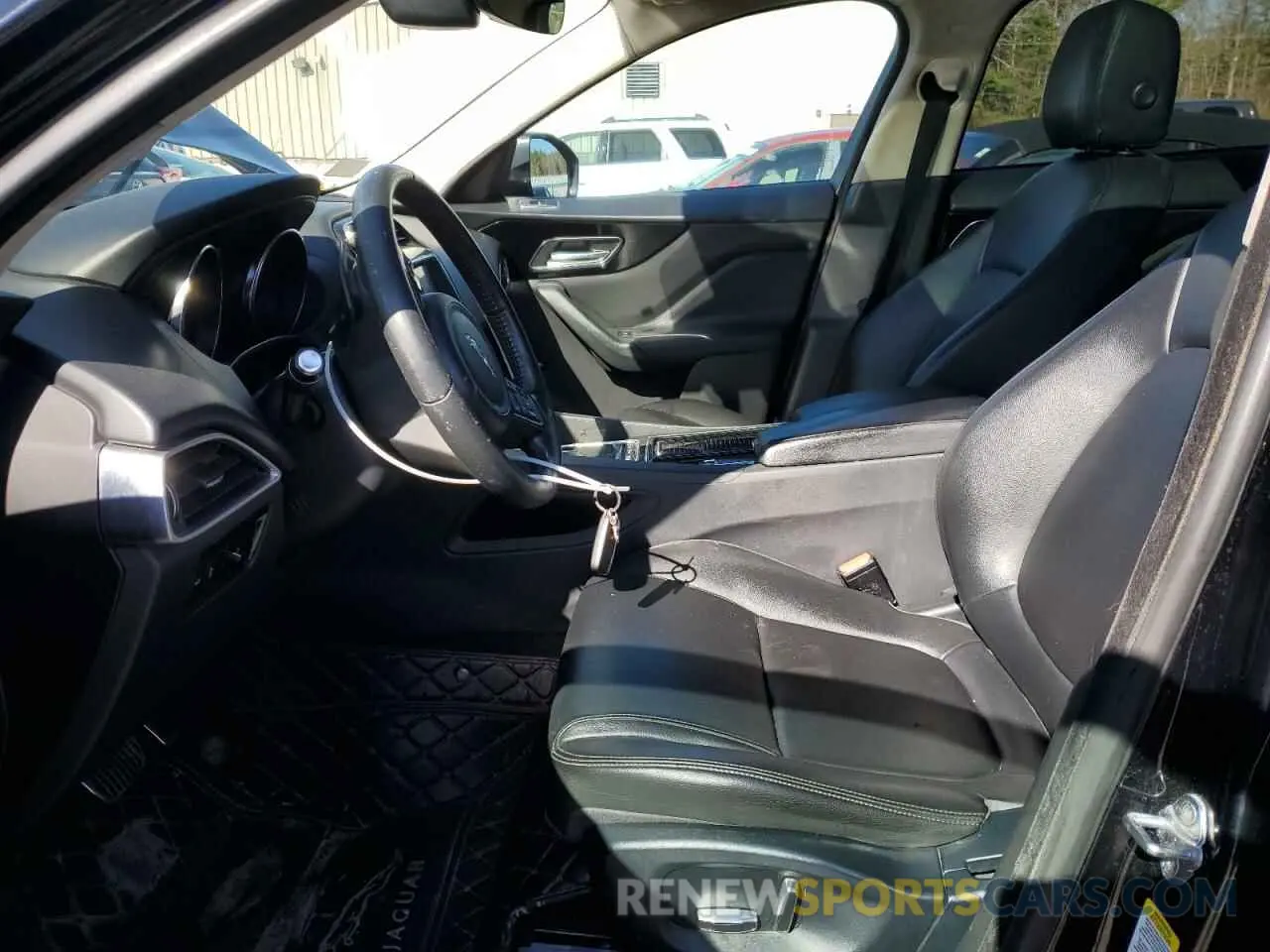 7 Photograph of a damaged car SADCS2FX2KA602035 JAGUAR F-PACE 2019