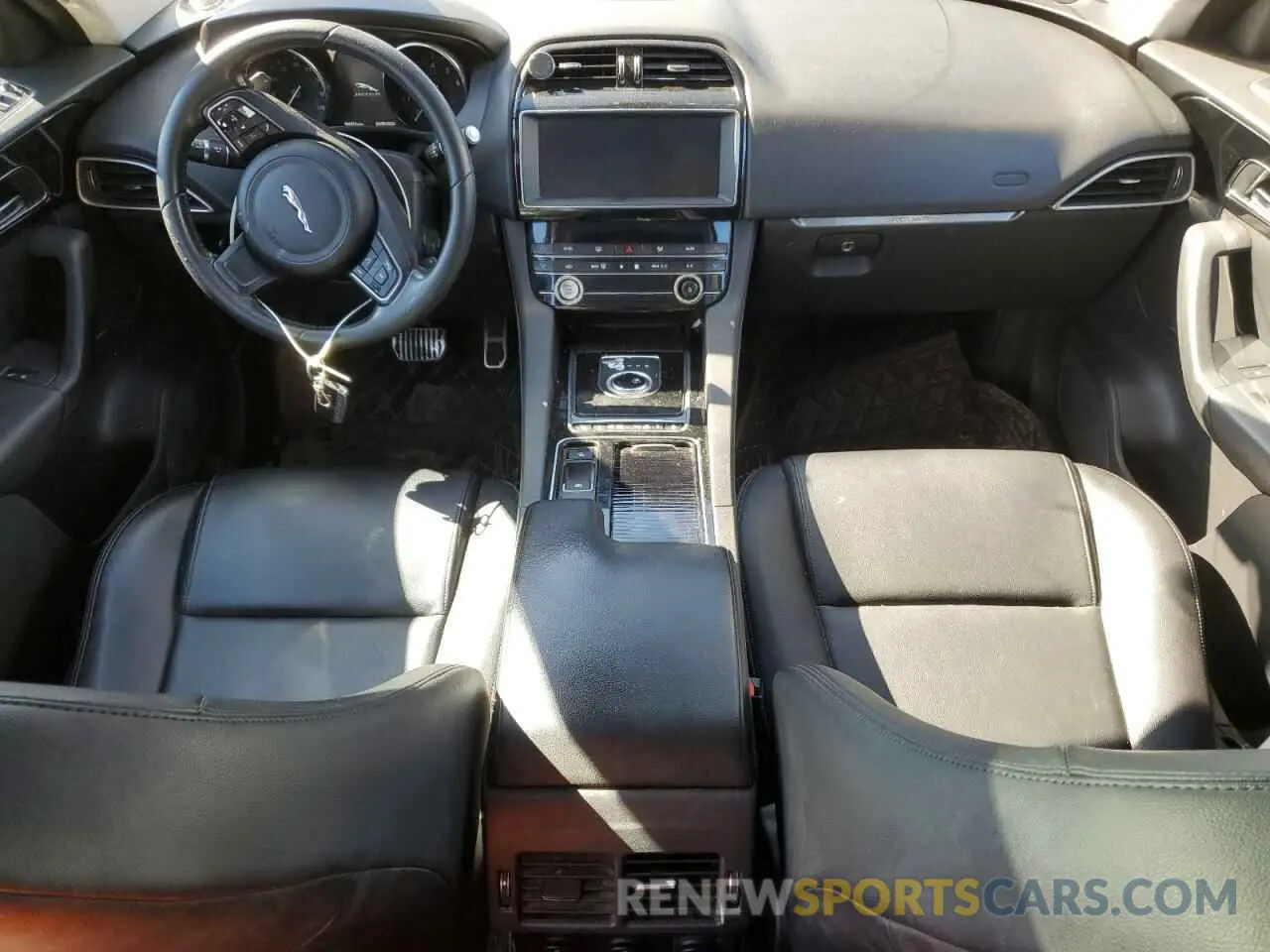 8 Photograph of a damaged car SADCS2FX2KA602035 JAGUAR F-PACE 2019