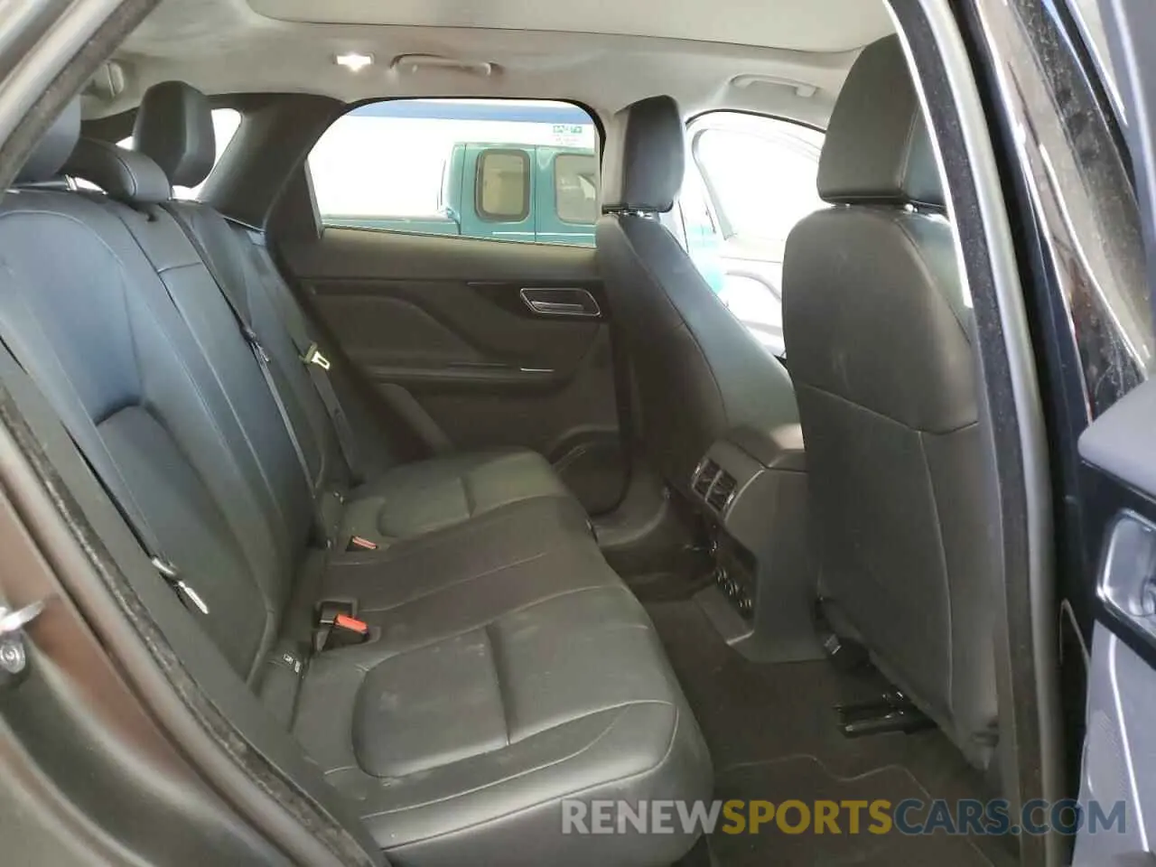 11 Photograph of a damaged car SADCS2FX3KA390570 JAGUAR F-PACE 2019