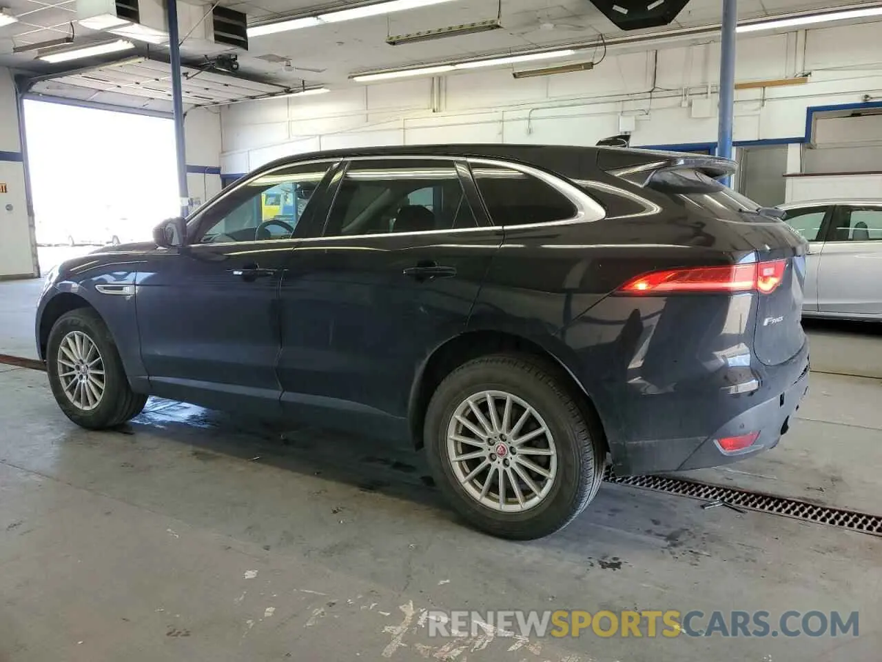 2 Photograph of a damaged car SADCS2FX3KA390570 JAGUAR F-PACE 2019