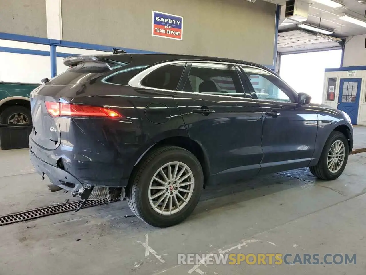 3 Photograph of a damaged car SADCS2FX3KA390570 JAGUAR F-PACE 2019