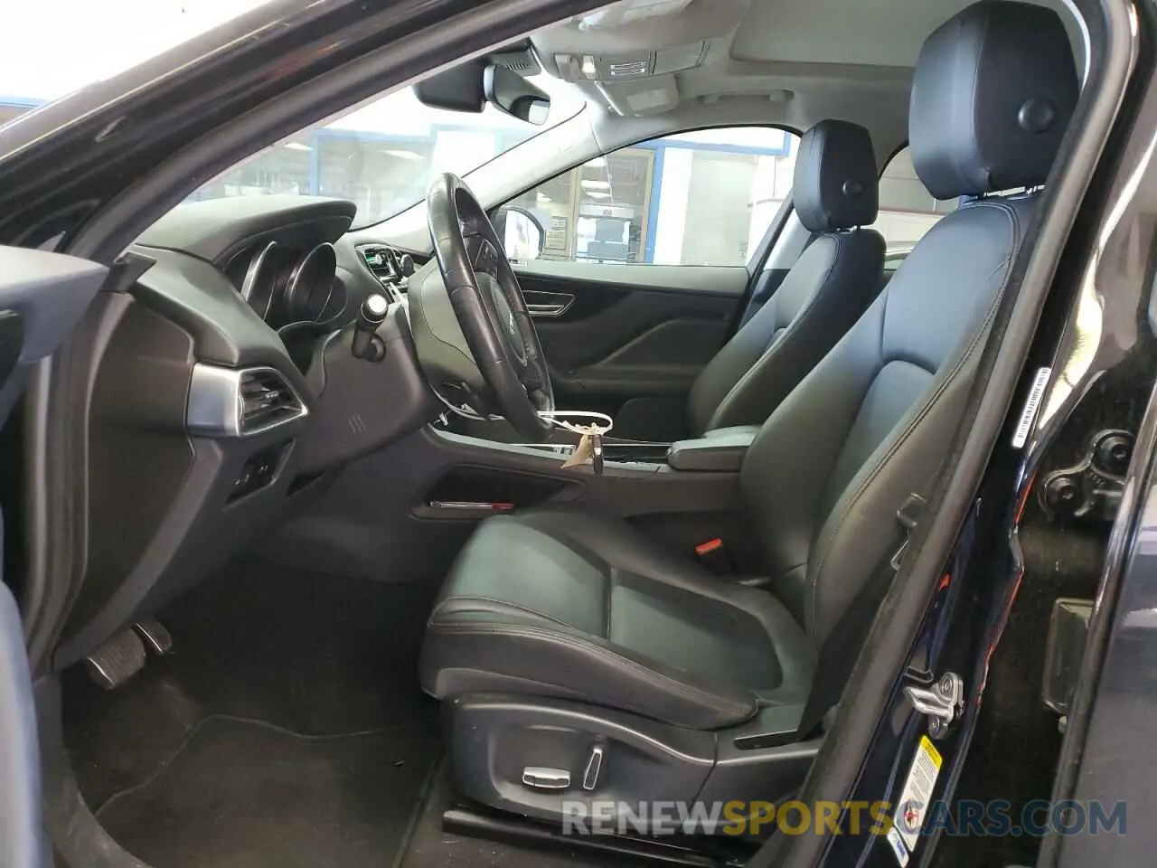 7 Photograph of a damaged car SADCS2FX3KA390570 JAGUAR F-PACE 2019