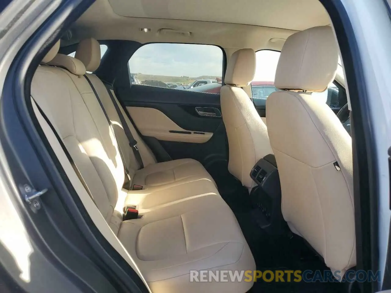 11 Photograph of a damaged car SADCS2FX3KA391153 JAGUAR F-PACE 2019