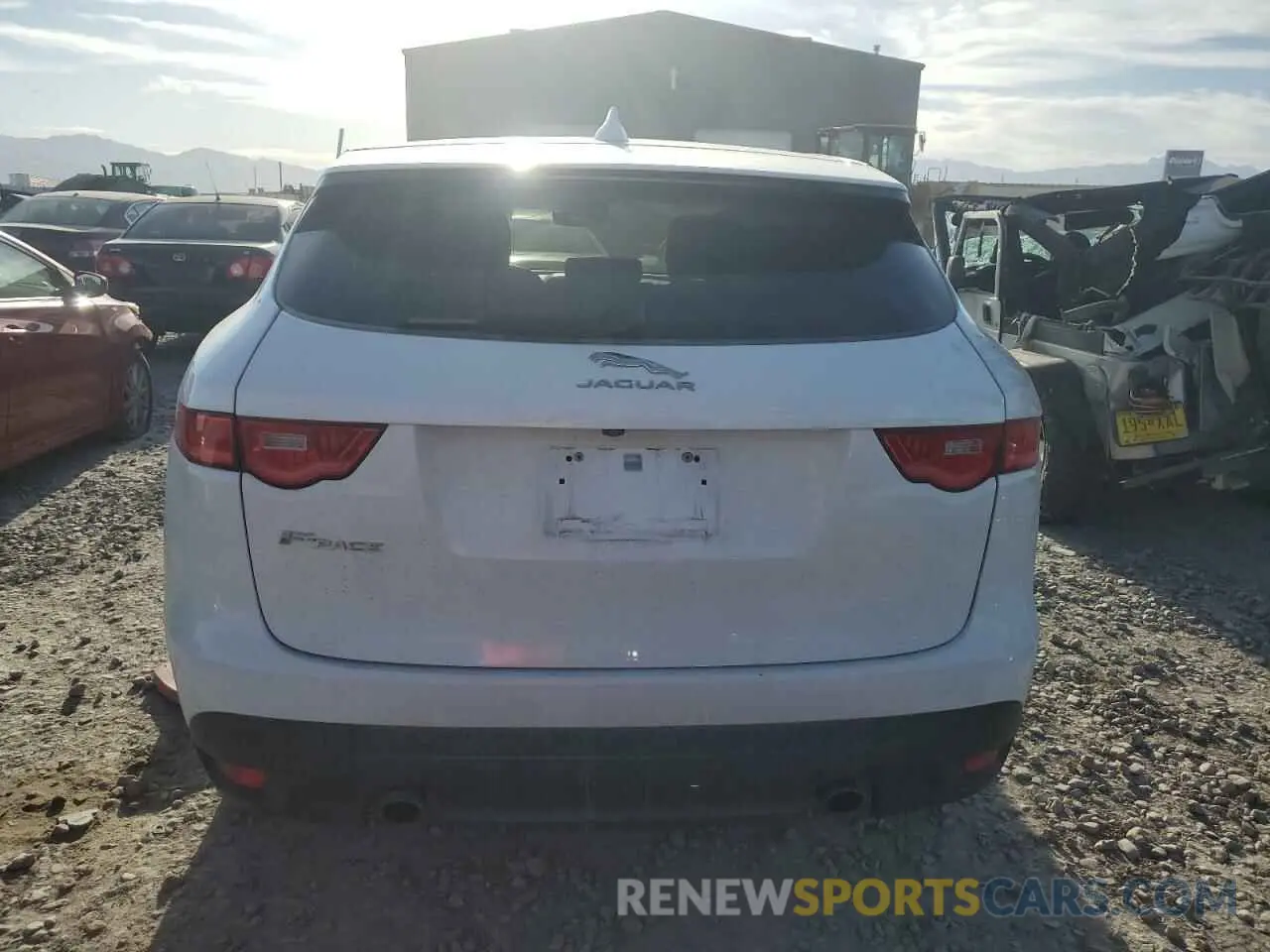 6 Photograph of a damaged car SADCS2FX3KA391153 JAGUAR F-PACE 2019