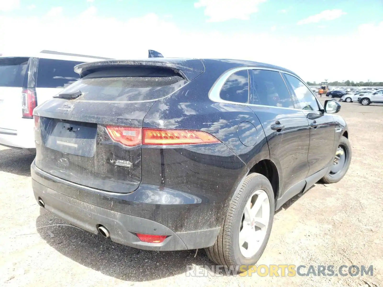 4 Photograph of a damaged car SADCS2FX5KA602899 JAGUAR F-PACE 2019