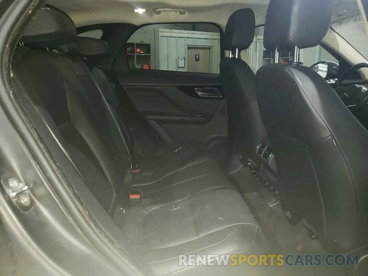 11 Photograph of a damaged car SADCS2FX9KA602971 JAGUAR F-PACE 2019