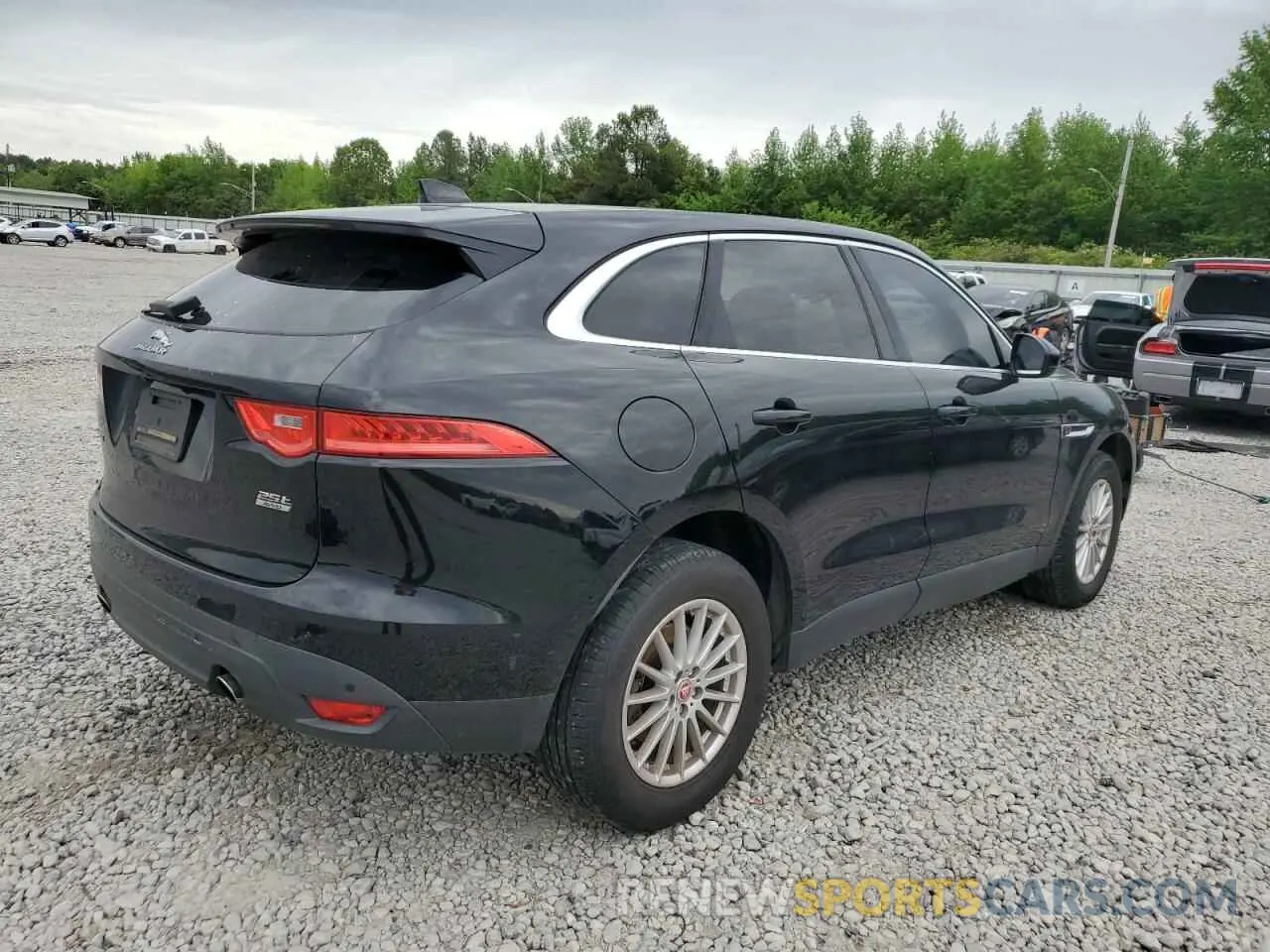 3 Photograph of a damaged car SADCS2FXXKA390615 JAGUAR F-PACE 2019