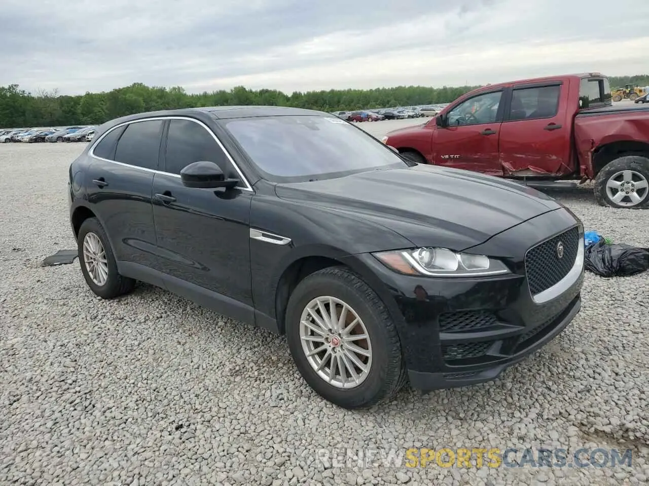 4 Photograph of a damaged car SADCS2FXXKA390615 JAGUAR F-PACE 2019