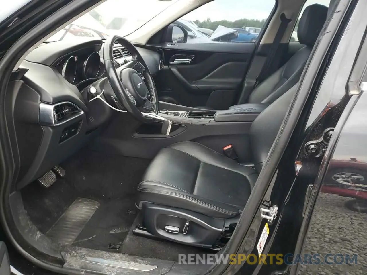 7 Photograph of a damaged car SADCS2FXXKA390615 JAGUAR F-PACE 2019
