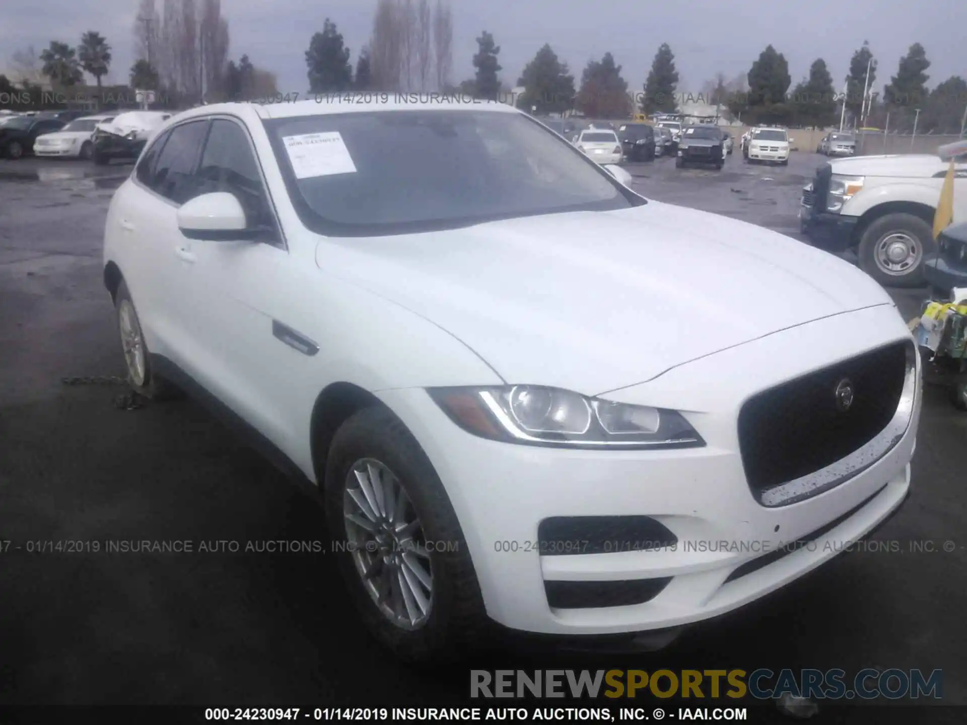 1 Photograph of a damaged car SADCS2FXXKA392008 JAGUAR F-PACE 2019