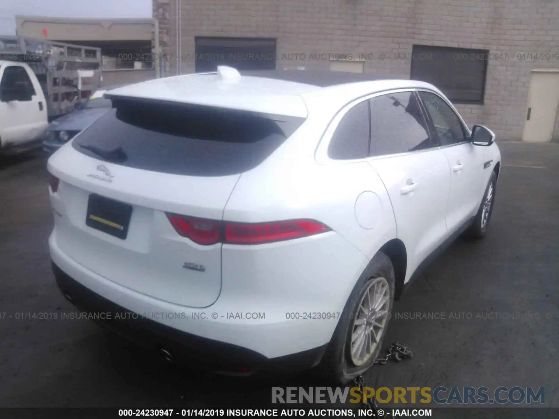 4 Photograph of a damaged car SADCS2FXXKA392008 JAGUAR F-PACE 2019