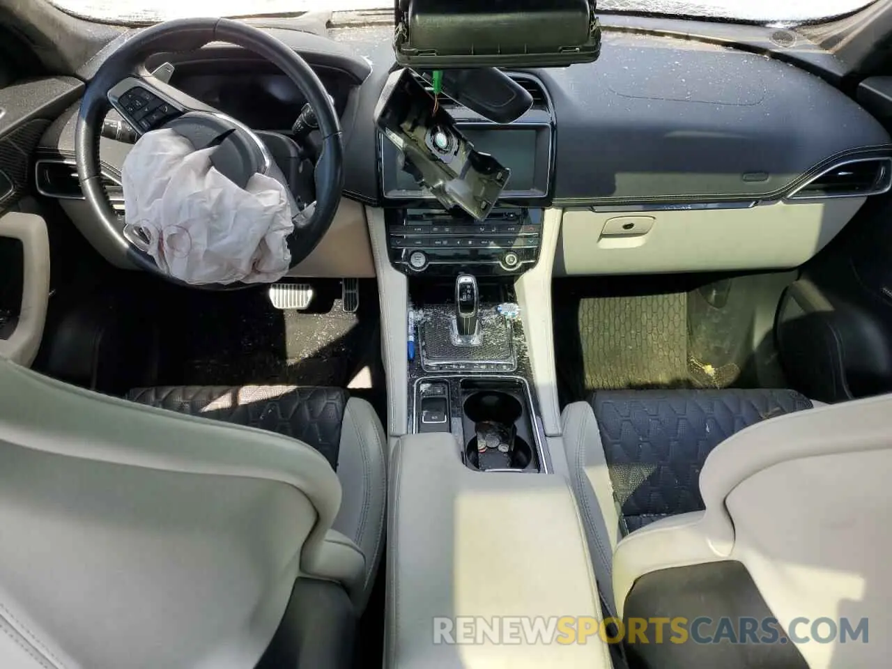 8 Photograph of a damaged car SADCZ2EE0KA607746 JAGUAR F-PACE 2019