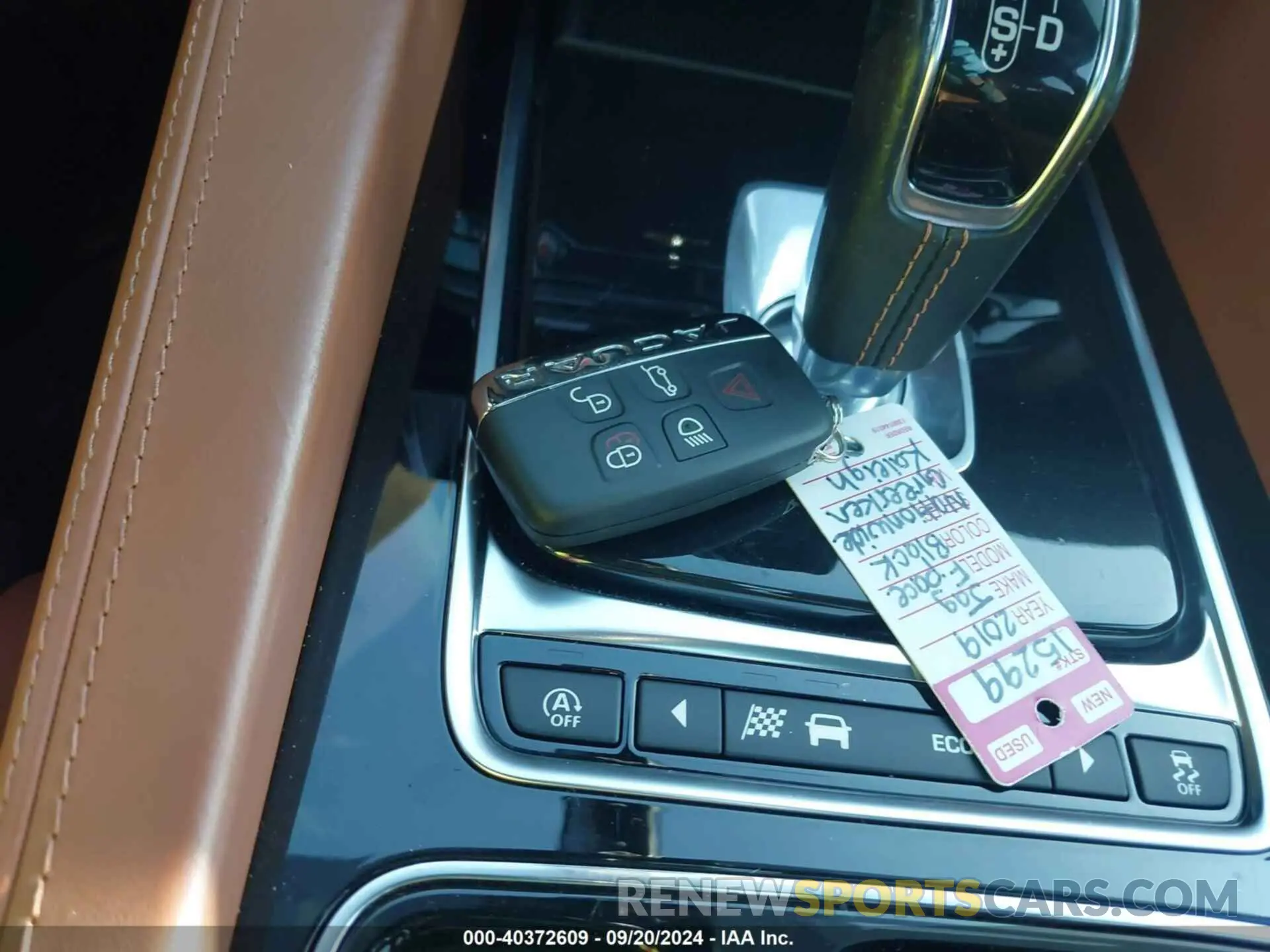 11 Photograph of a damaged car SADCZ2EE1KA607304 JAGUAR F-PACE 2019