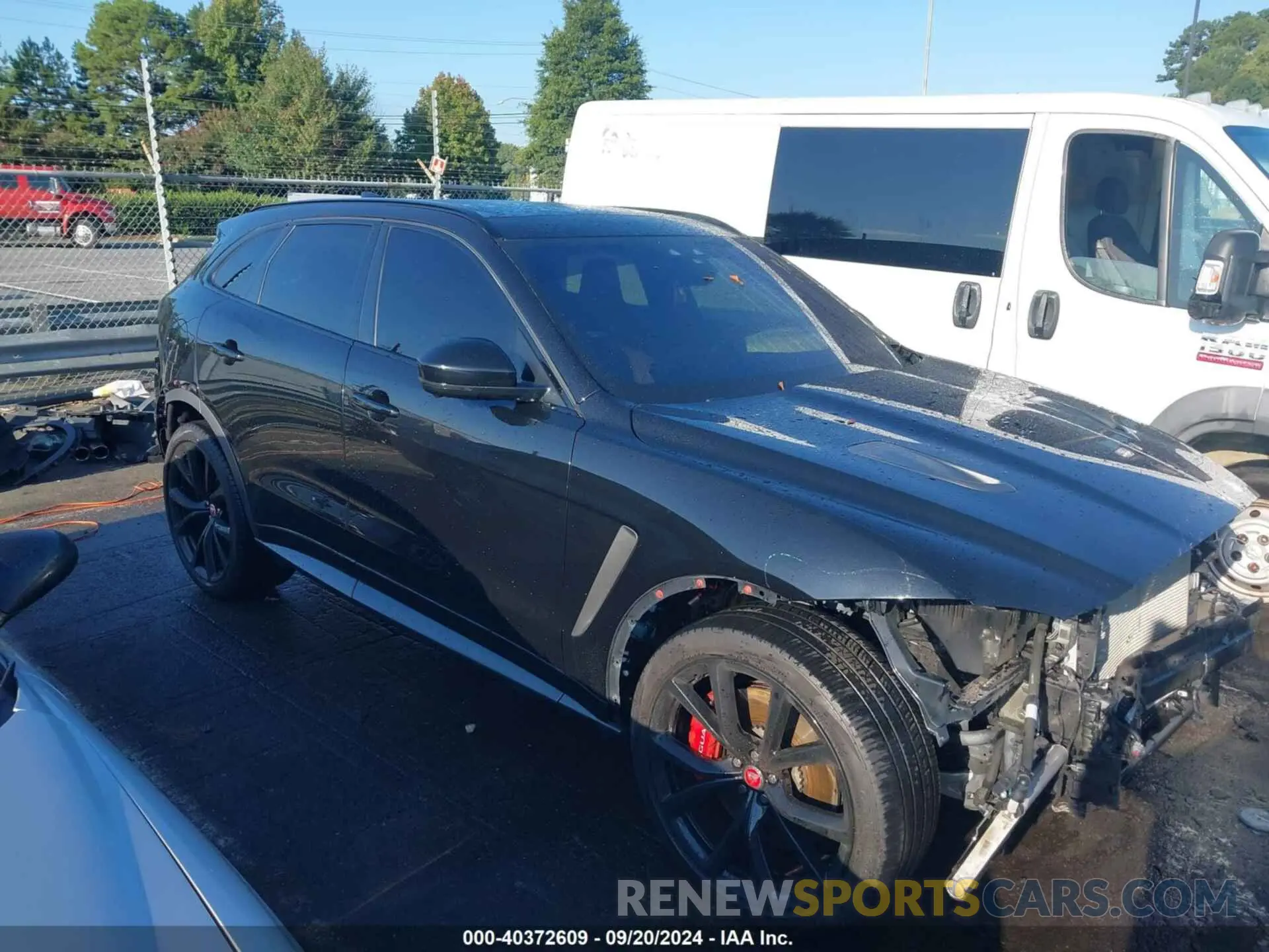 14 Photograph of a damaged car SADCZ2EE1KA607304 JAGUAR F-PACE 2019