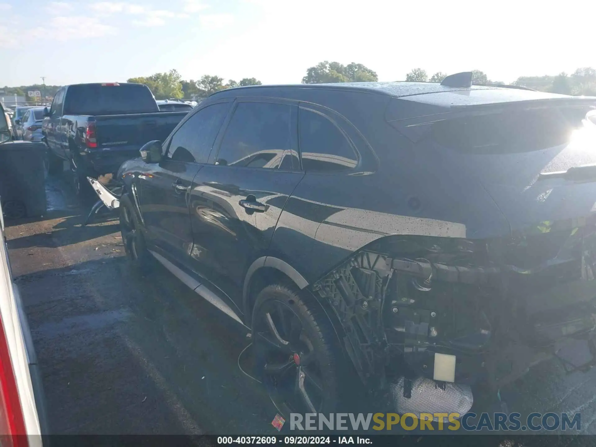 15 Photograph of a damaged car SADCZ2EE1KA607304 JAGUAR F-PACE 2019