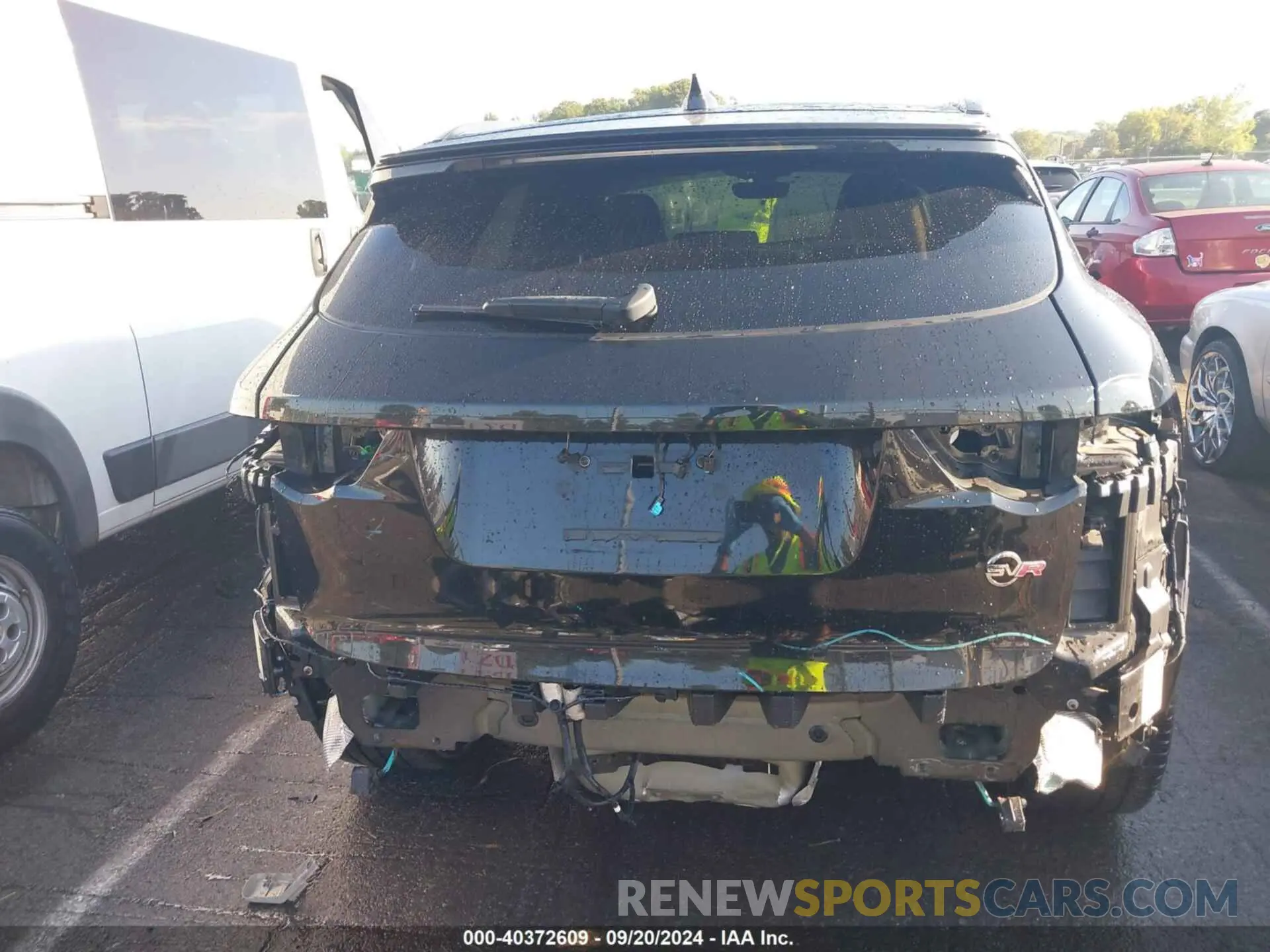 17 Photograph of a damaged car SADCZ2EE1KA607304 JAGUAR F-PACE 2019