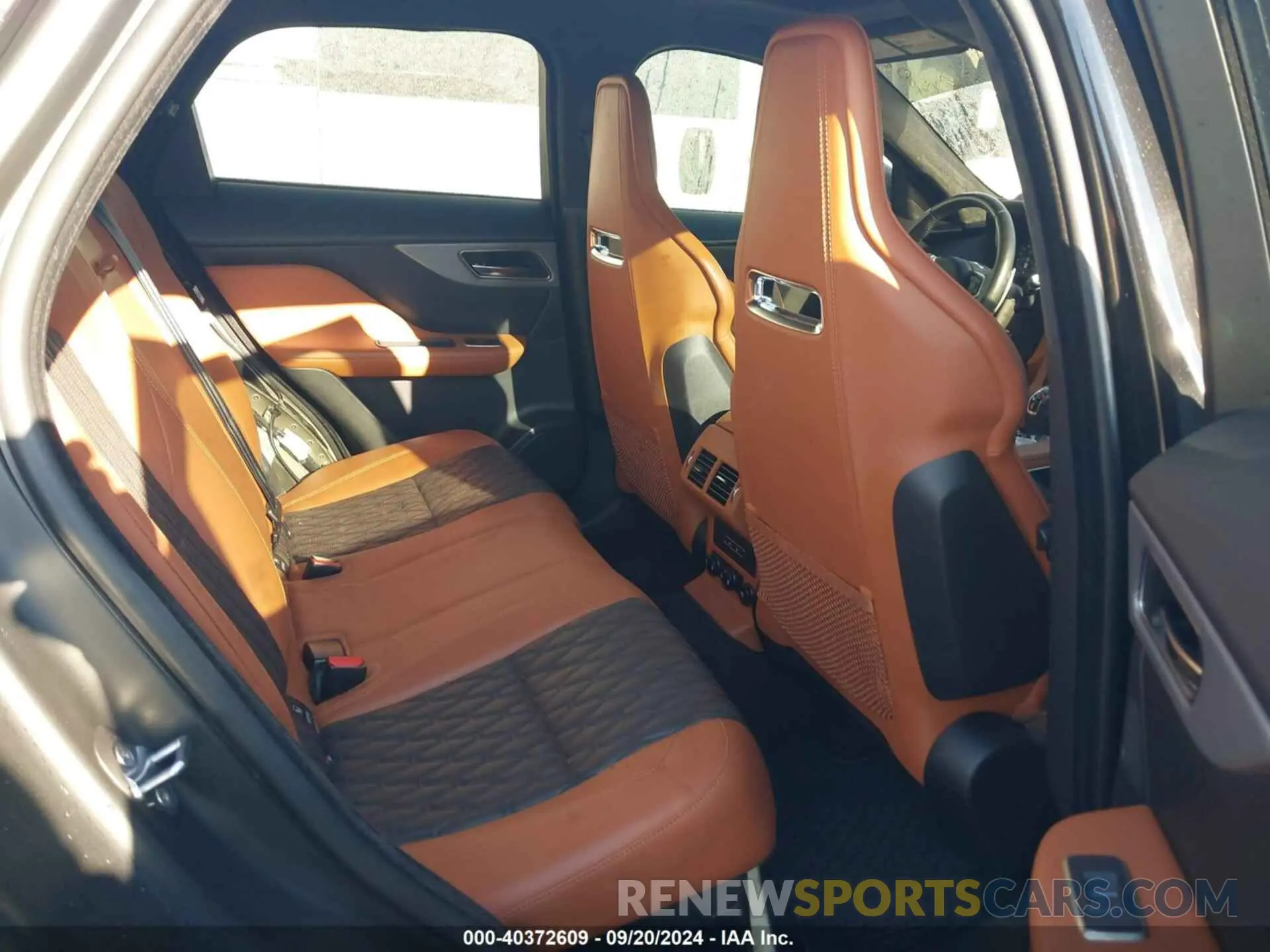 8 Photograph of a damaged car SADCZ2EE1KA607304 JAGUAR F-PACE 2019