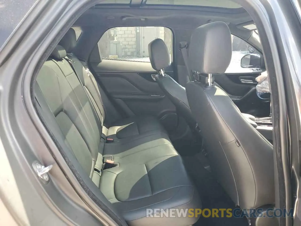 11 Photograph of a damaged car SADCJ2FX0LA646149 JAGUAR F-PACE 2020