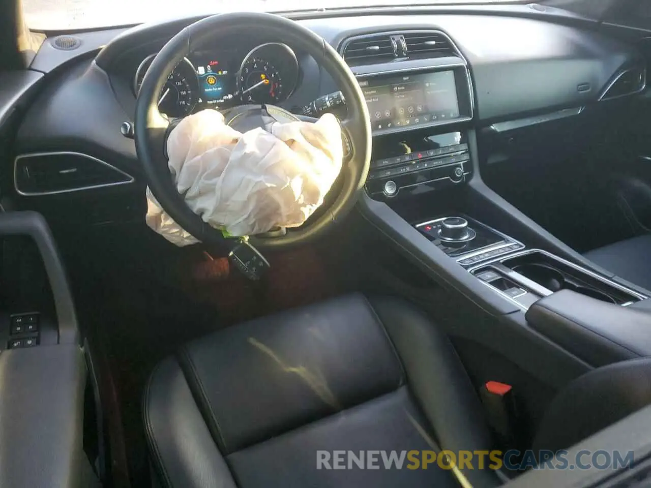 8 Photograph of a damaged car SADCJ2FX0LA660942 JAGUAR F-PACE 2020