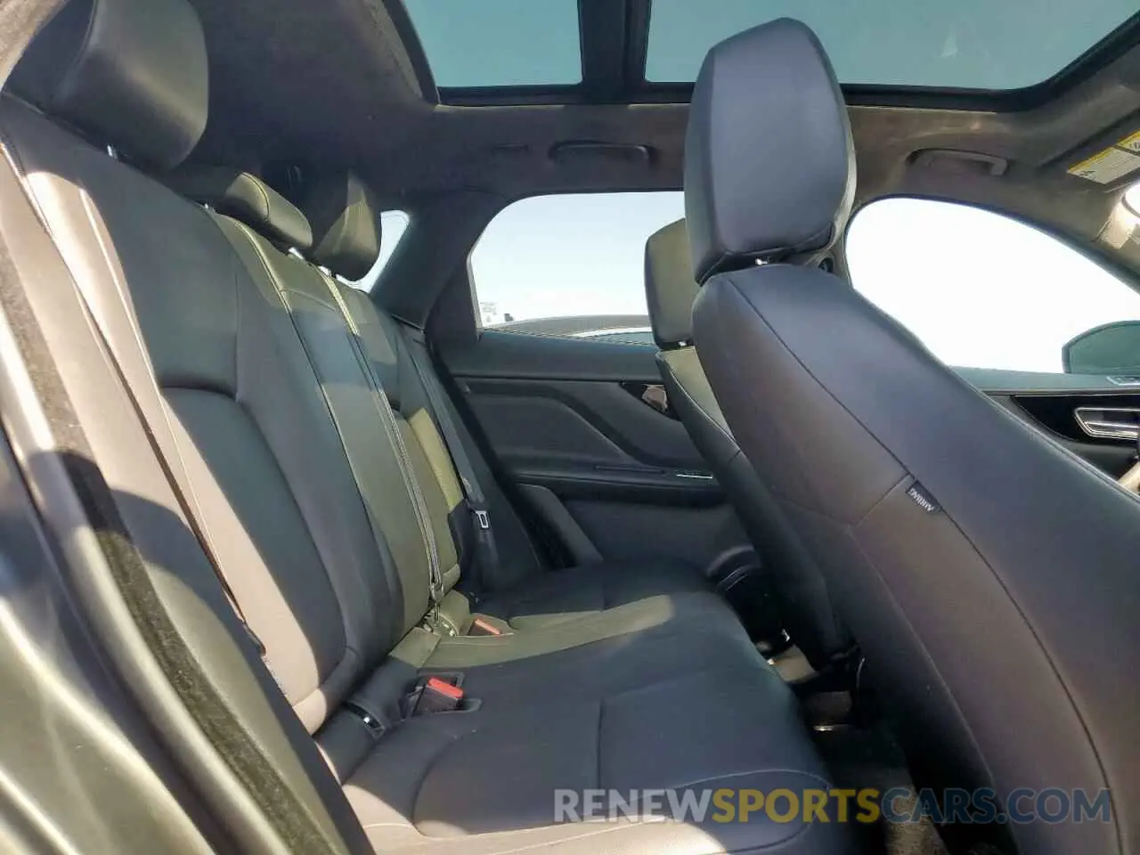 11 Photograph of a damaged car SADCJ2FX1LA628811 JAGUAR F-PACE 2020
