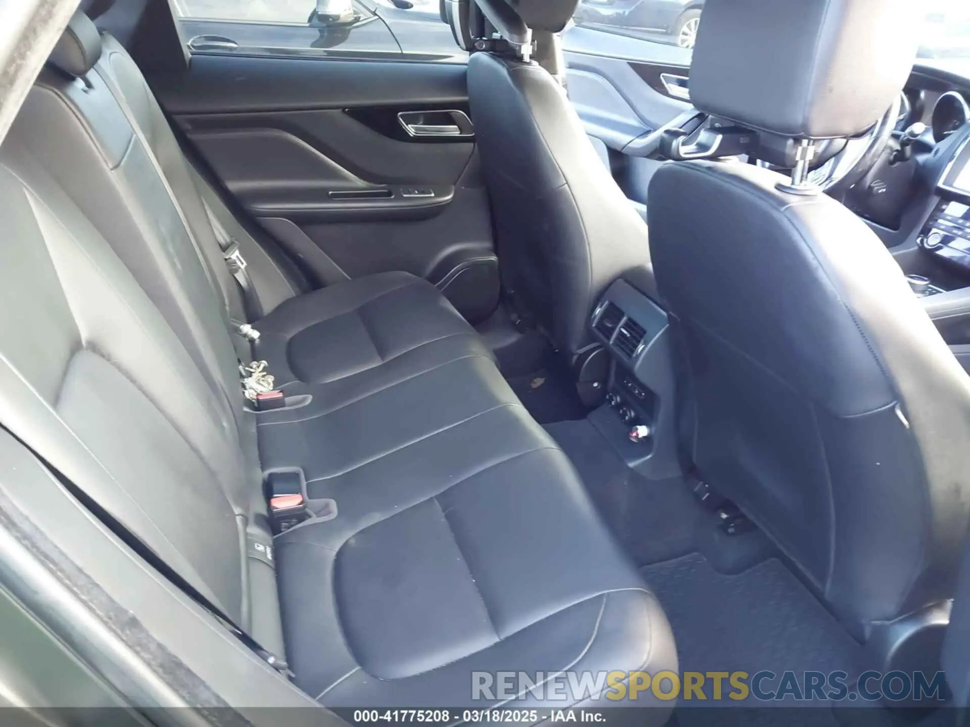 8 Photograph of a damaged car SADCJ2FX1LA648654 JAGUAR F-PACE 2020