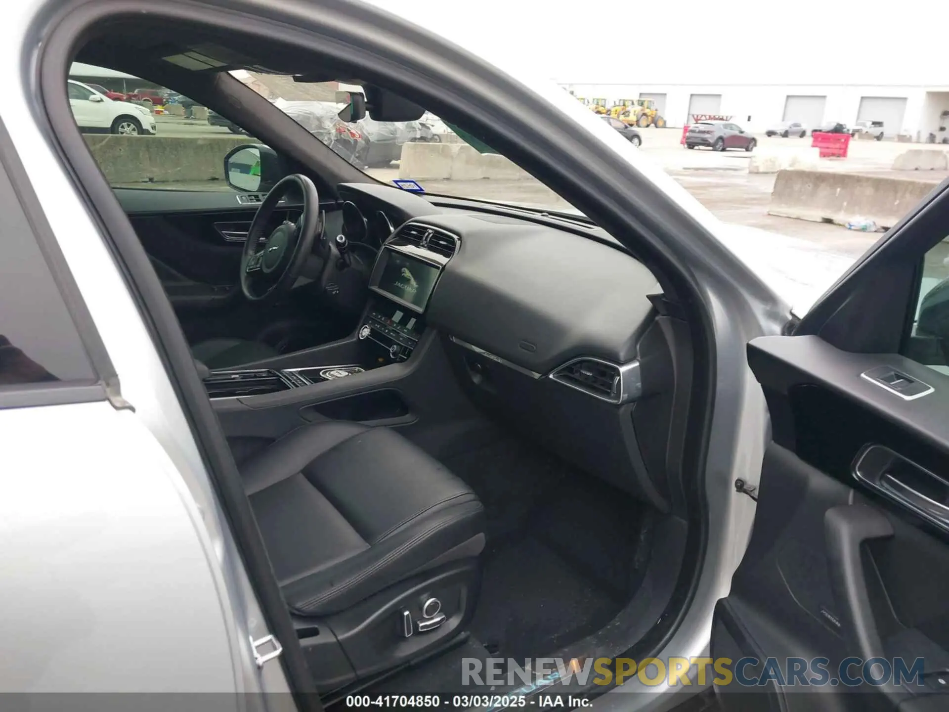 5 Photograph of a damaged car SADCJ2FX2LA620720 JAGUAR F-PACE 2020