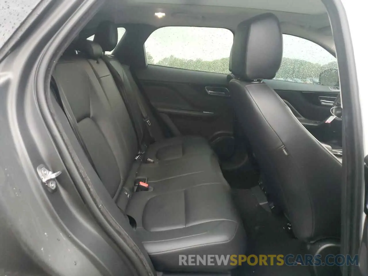 11 Photograph of a damaged car SADCJ2FX2LA646296 JAGUAR F-PACE 2020