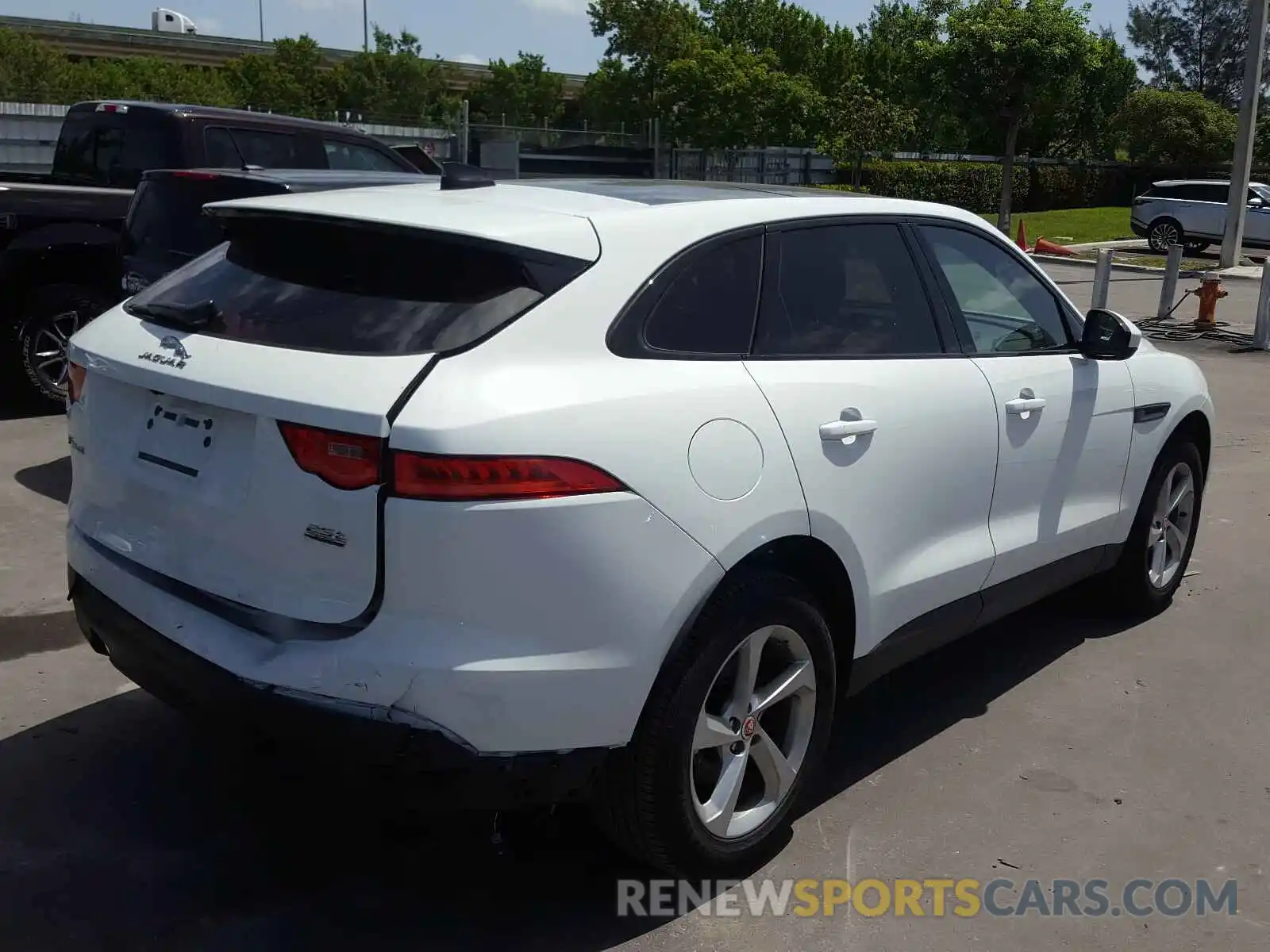 4 Photograph of a damaged car SADCJ2FX7LA645547 JAGUAR F-PACE 2020