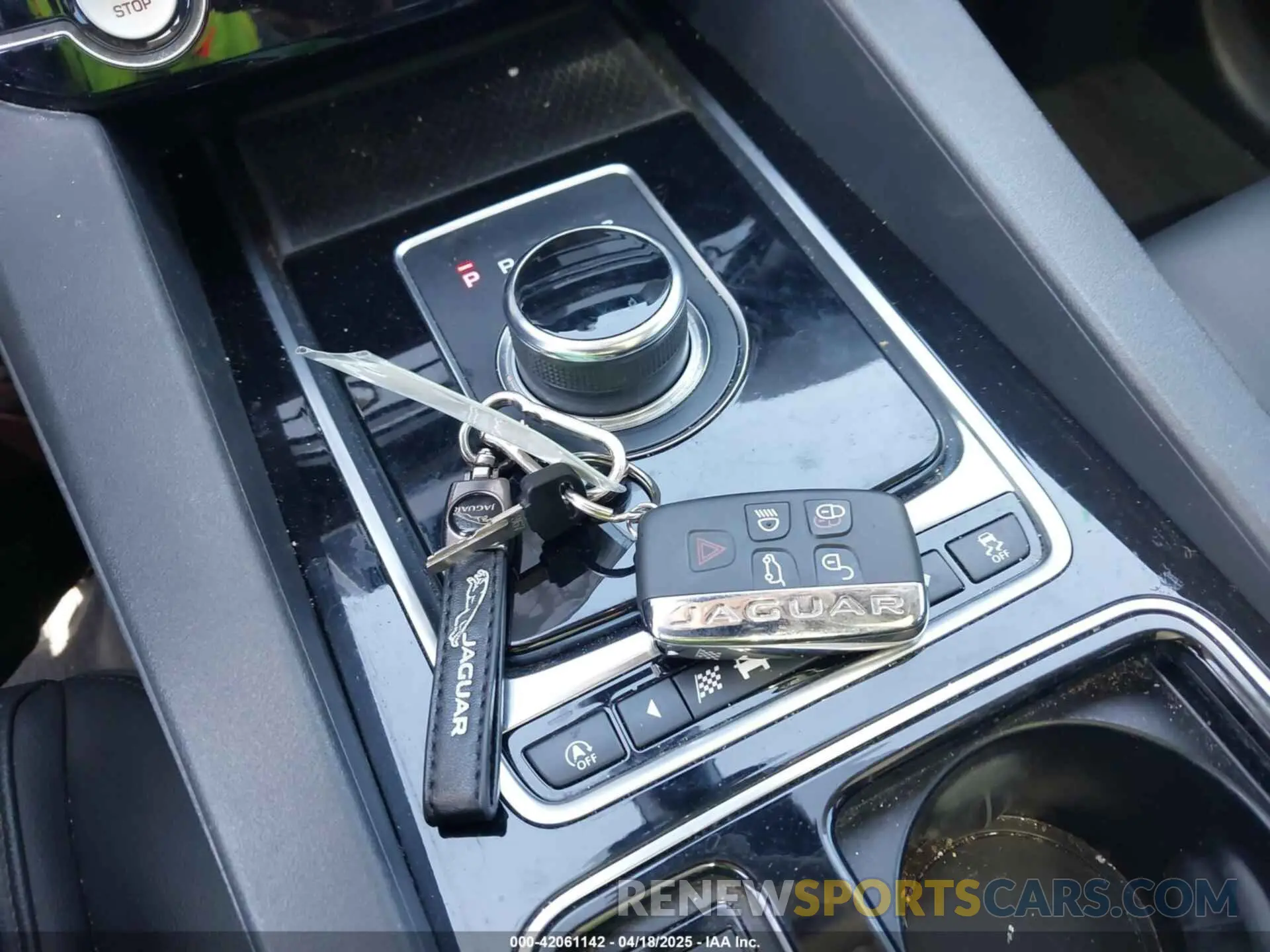 11 Photograph of a damaged car SADCJ2FX8LA632287 JAGUAR F-PACE 2020