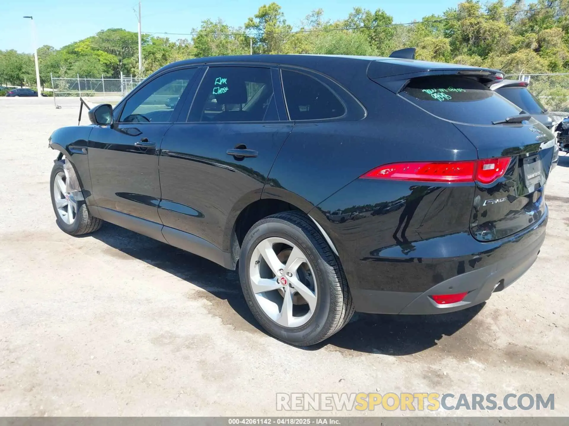 3 Photograph of a damaged car SADCJ2FX8LA632287 JAGUAR F-PACE 2020