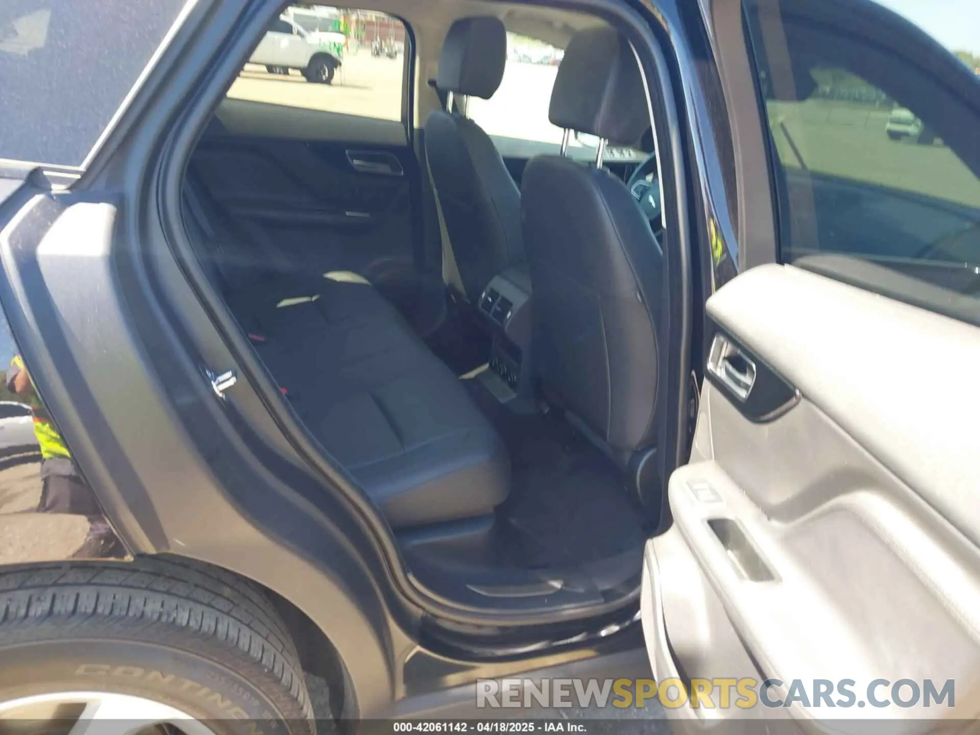 8 Photograph of a damaged car SADCJ2FX8LA632287 JAGUAR F-PACE 2020